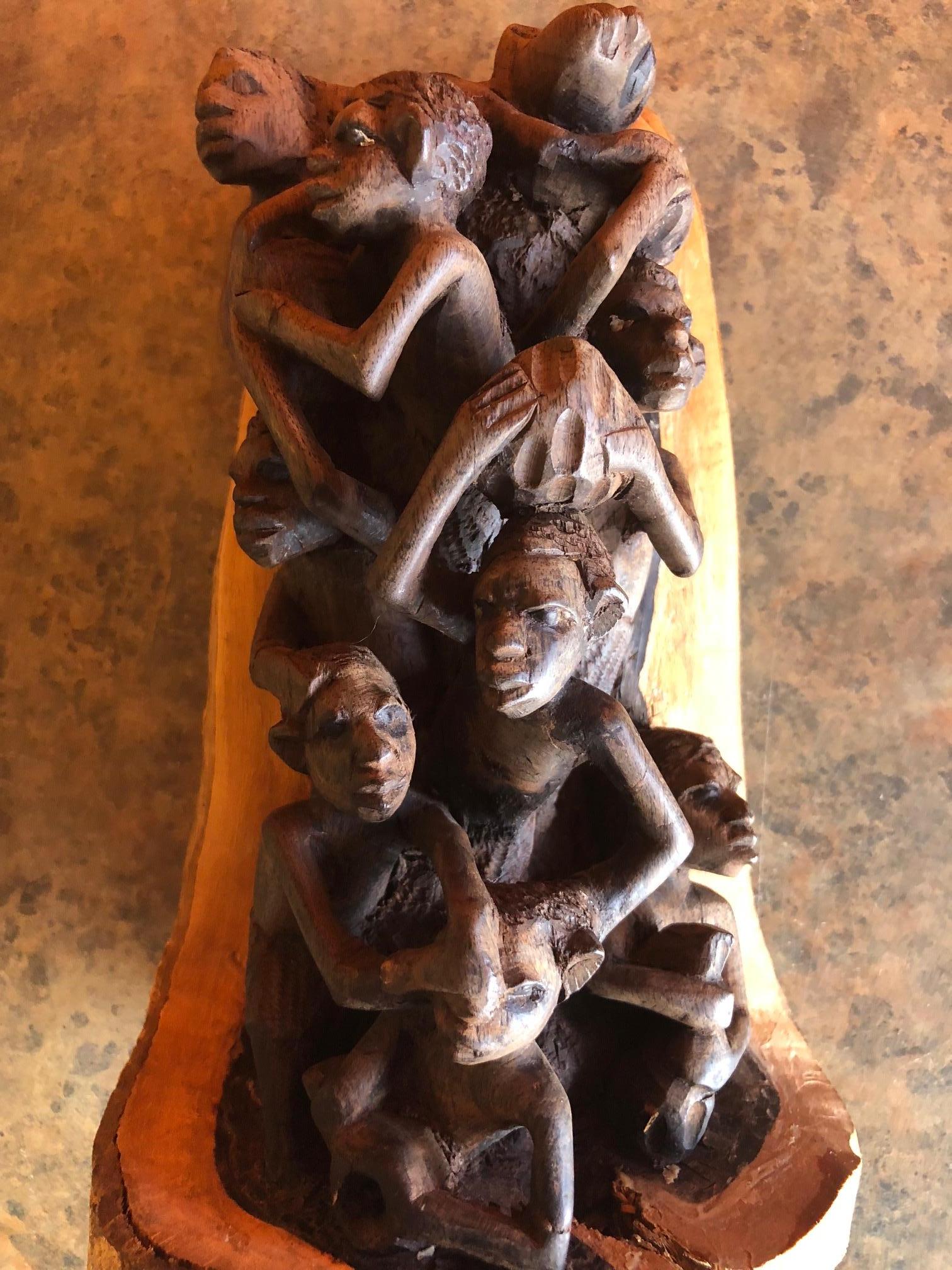 Sculpté à la main Sculpture d'arbre africaine en vente
