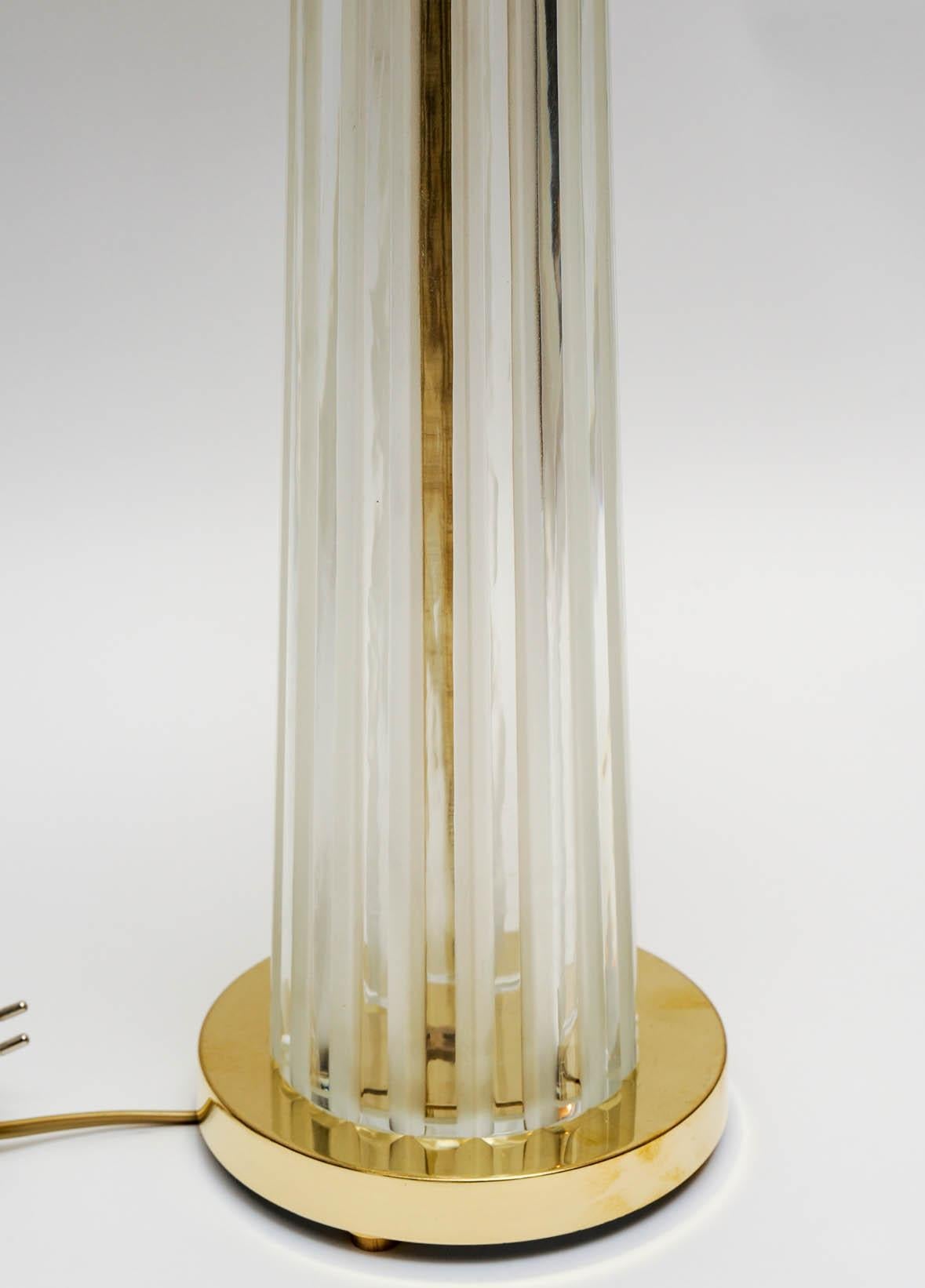 Pair of Brass and Clear Ridged Murano Glass Table Lamps In Good Condition In Saint-Ouen, IDF