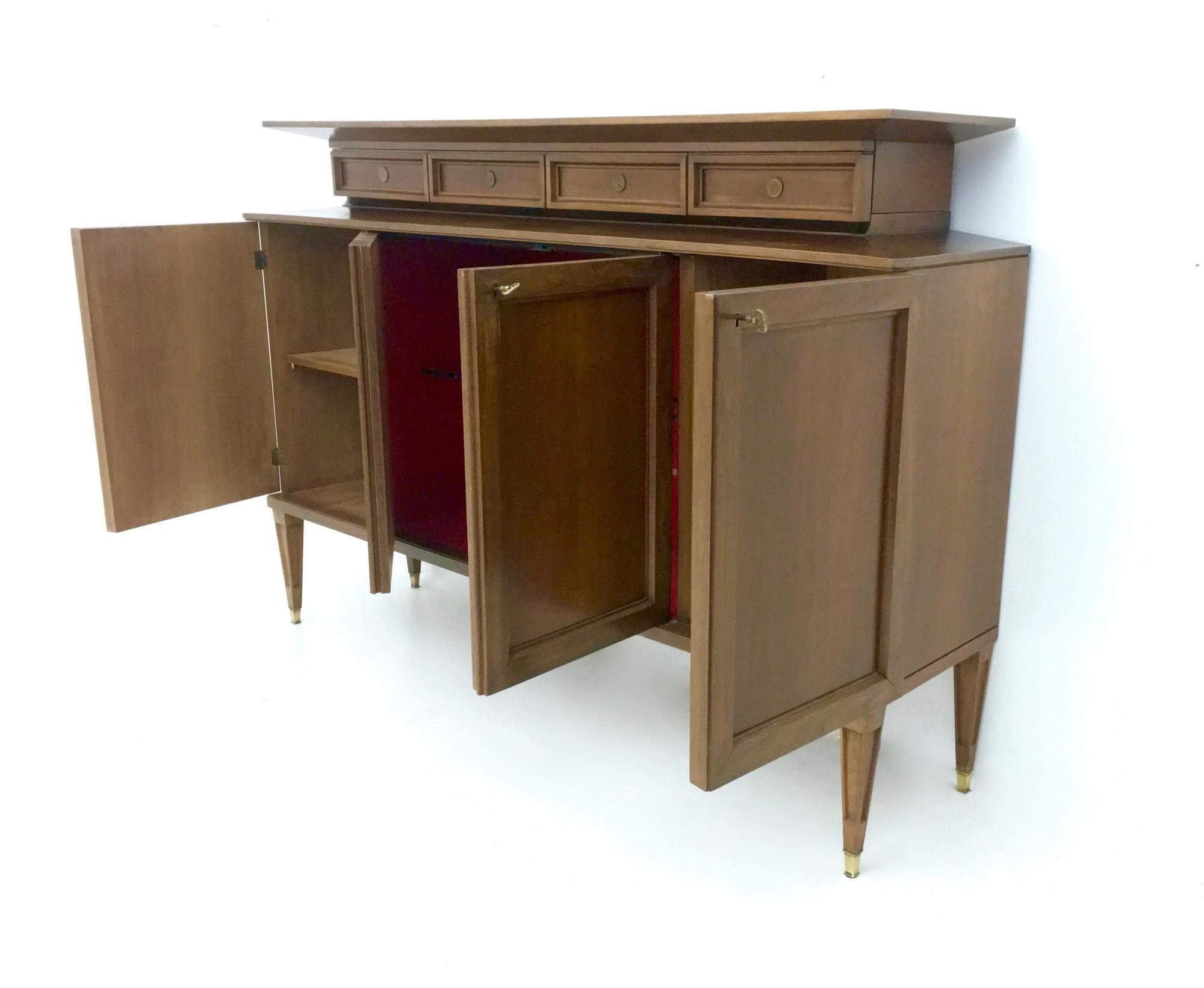 Vintage High-Quality Walnut Cabinet in the Style of Paolo Buffa, Italy In Good Condition In Bresso, Lombardy