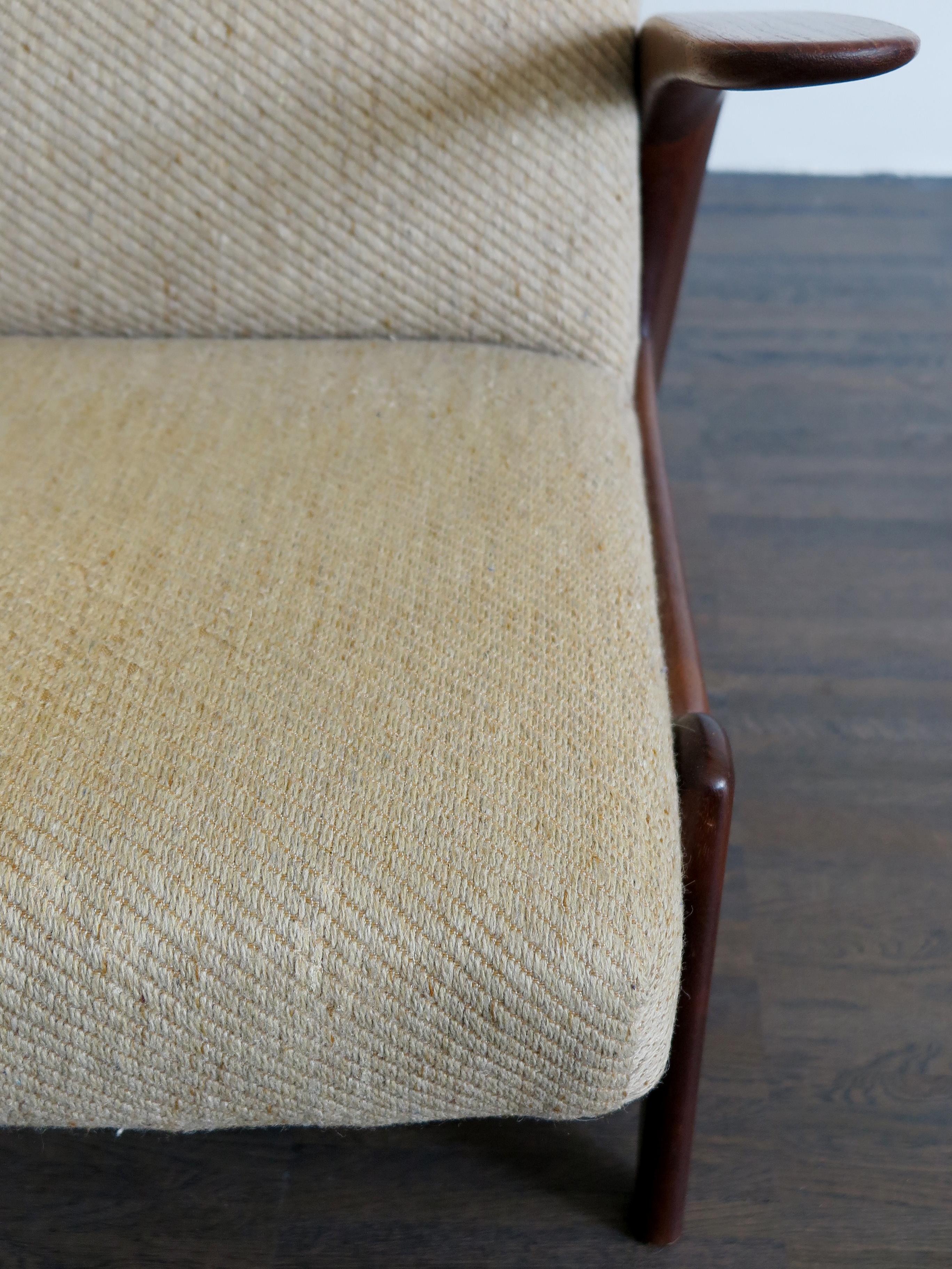 1960s Gimson and Slater Scandinavian Rock ‘n’ Rest Armchair In Excellent Condition In Reggio Emilia, IT