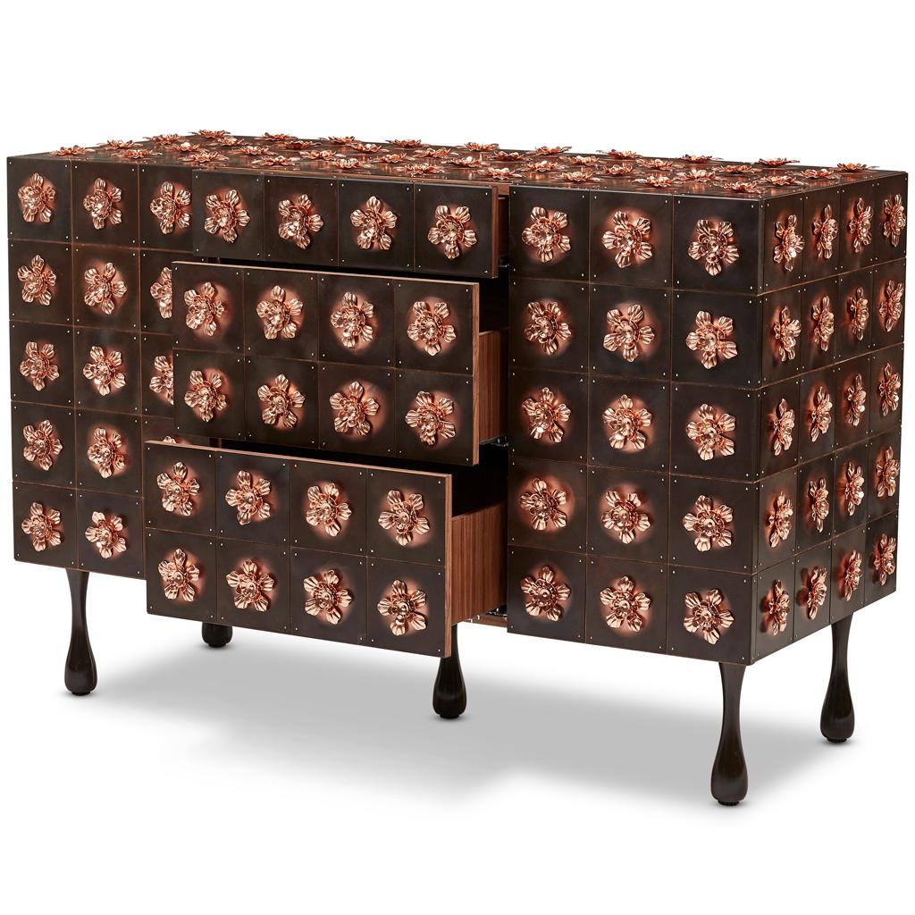 Placcato Credenza contemporanea con rosette in rame e acciaio brunito di Egg Designs in vendita