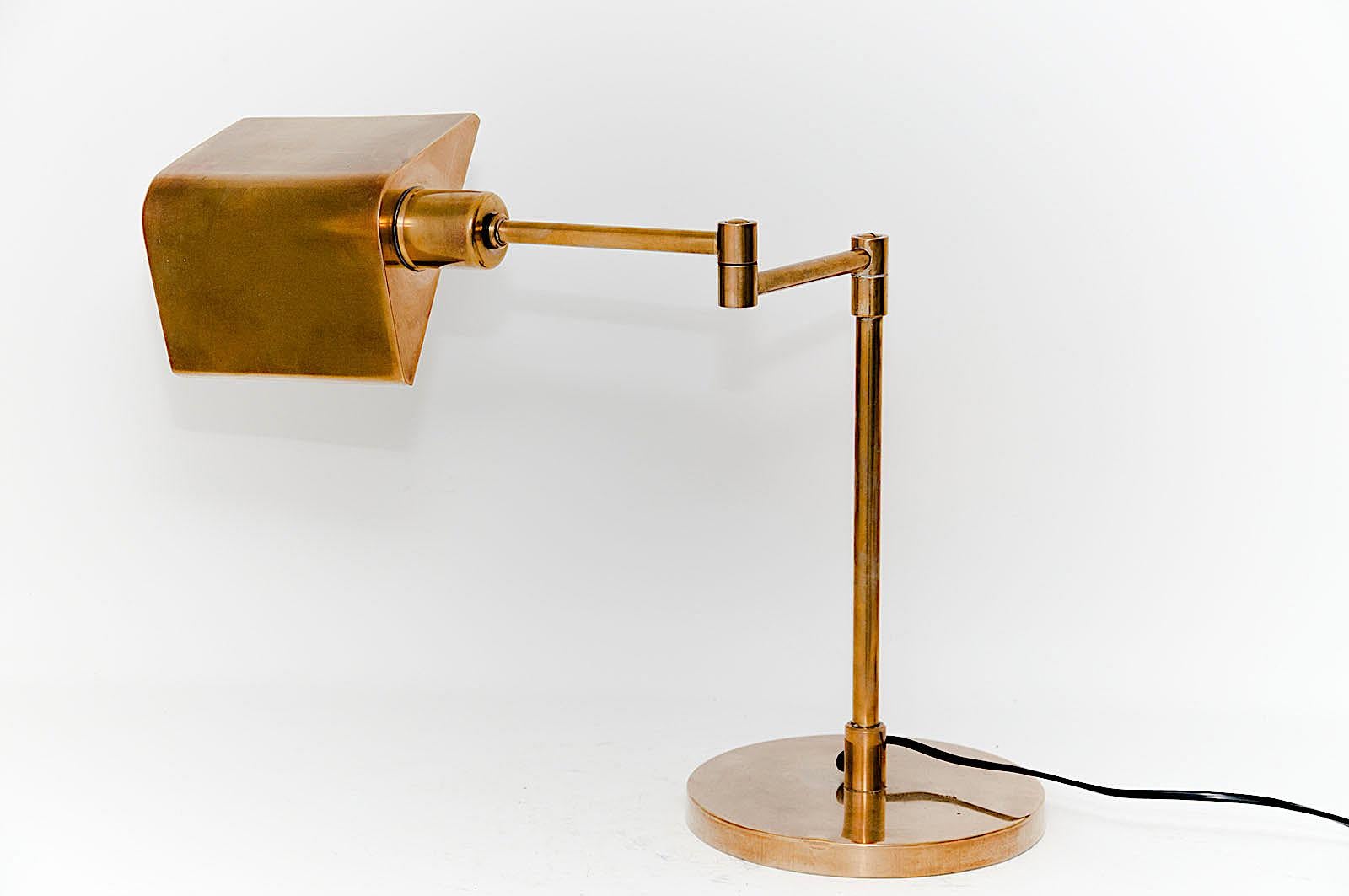 Table Lamp, Vintage in Brass, 1970s, Articulated Arm, in a Brass Color In Good Condition In Auribeau sur Siagne, FR