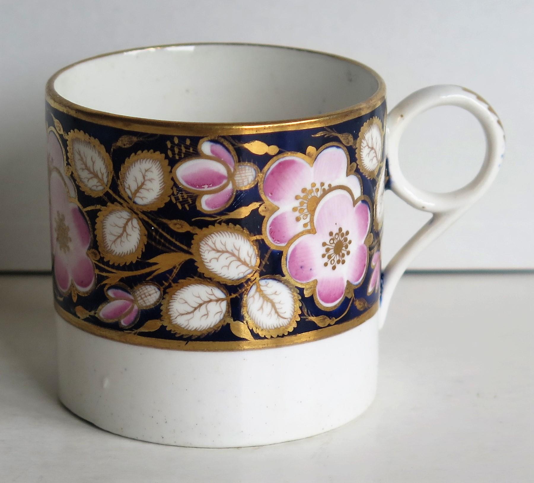 Hand-Painted Georgian Porcelain Coffee Can by Machin & Baggaley Pattern 262, Circa 1810  For Sale