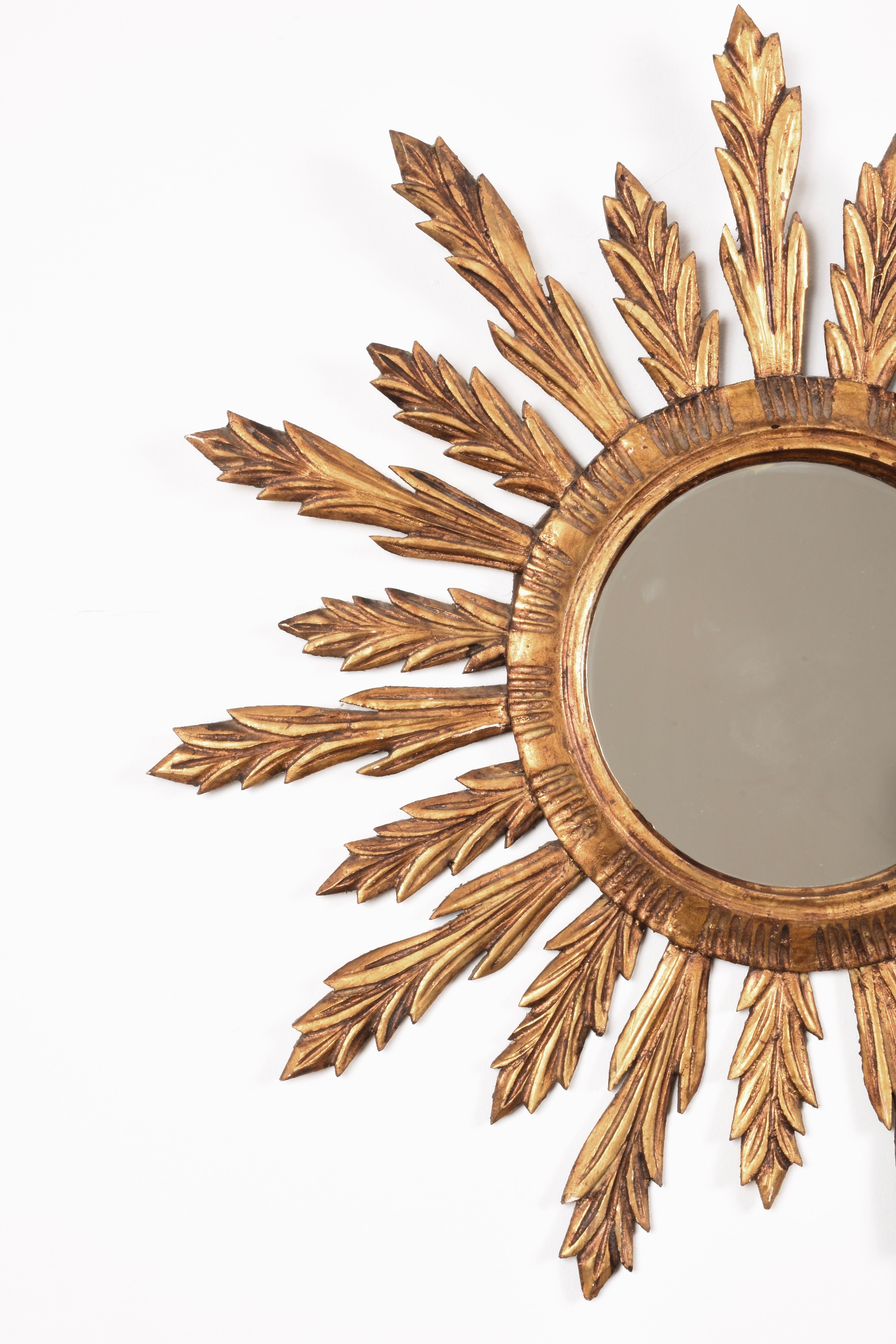 Wall Mirror in Gilded Wood, Giltwood Sunburst Vintage, France 1950s, Lucky Charm In Good Condition In Roma, IT