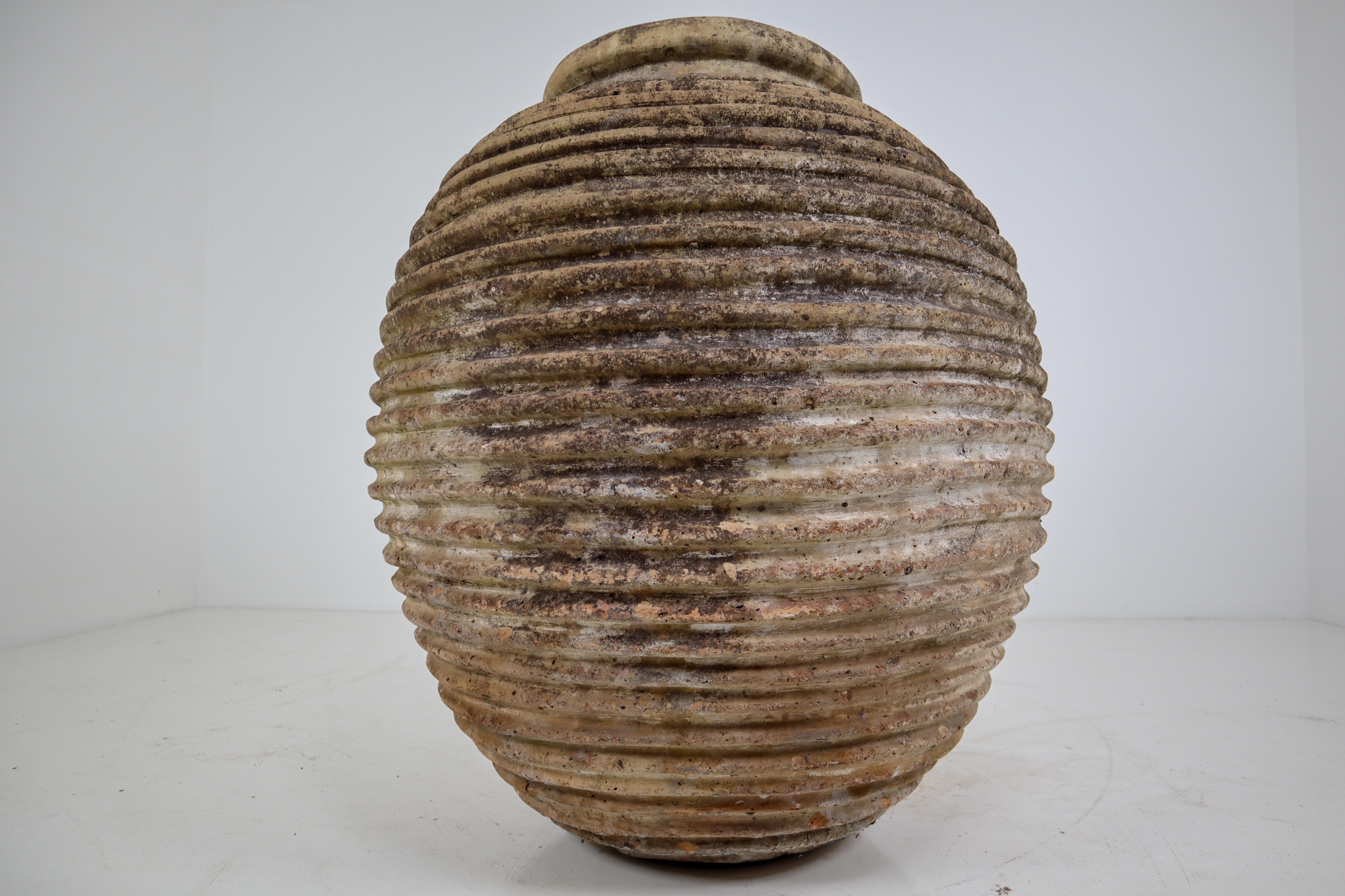 19th Century Greek 'King-Size' Ribbed Olive Jar with Dark Lichen Patination In Good Condition In Almelo, NL