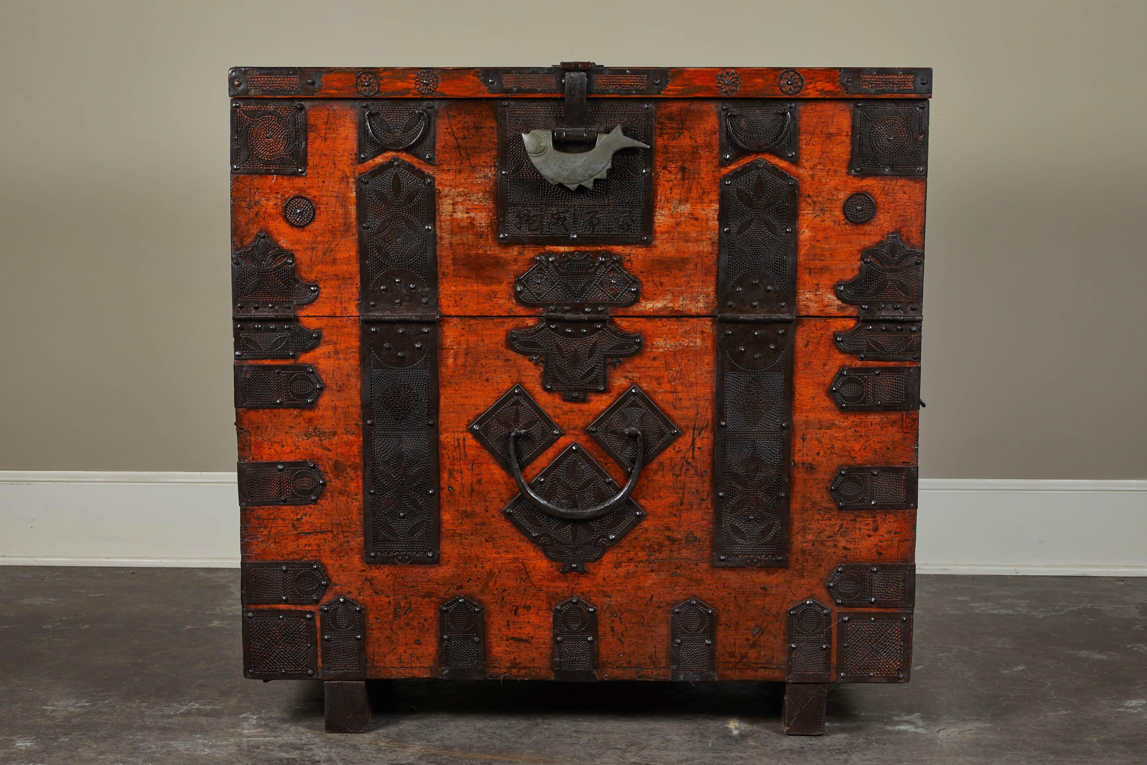 Rare 19th Century Korean Chest 3