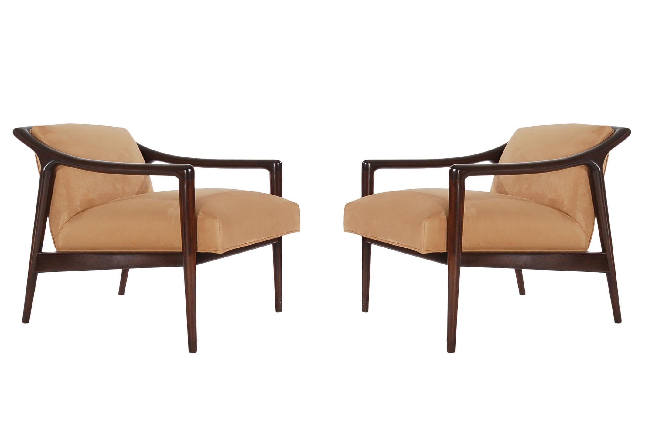 Pair of Midcentury Italian Modern Lounge Chairs in Walnut after Gio Ponti 1