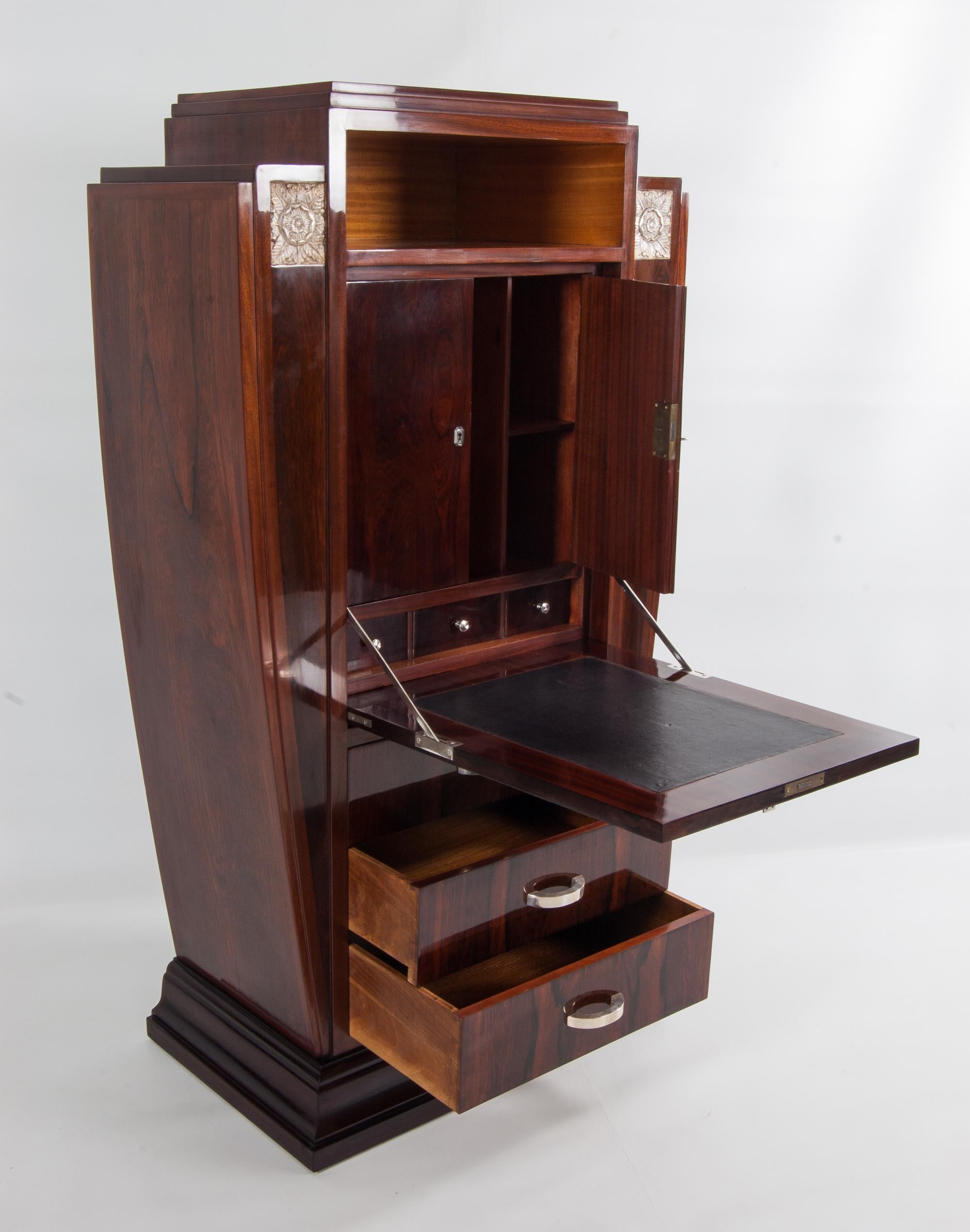 Antique French Art Deco Cabinet from the 1920s For Sale 1