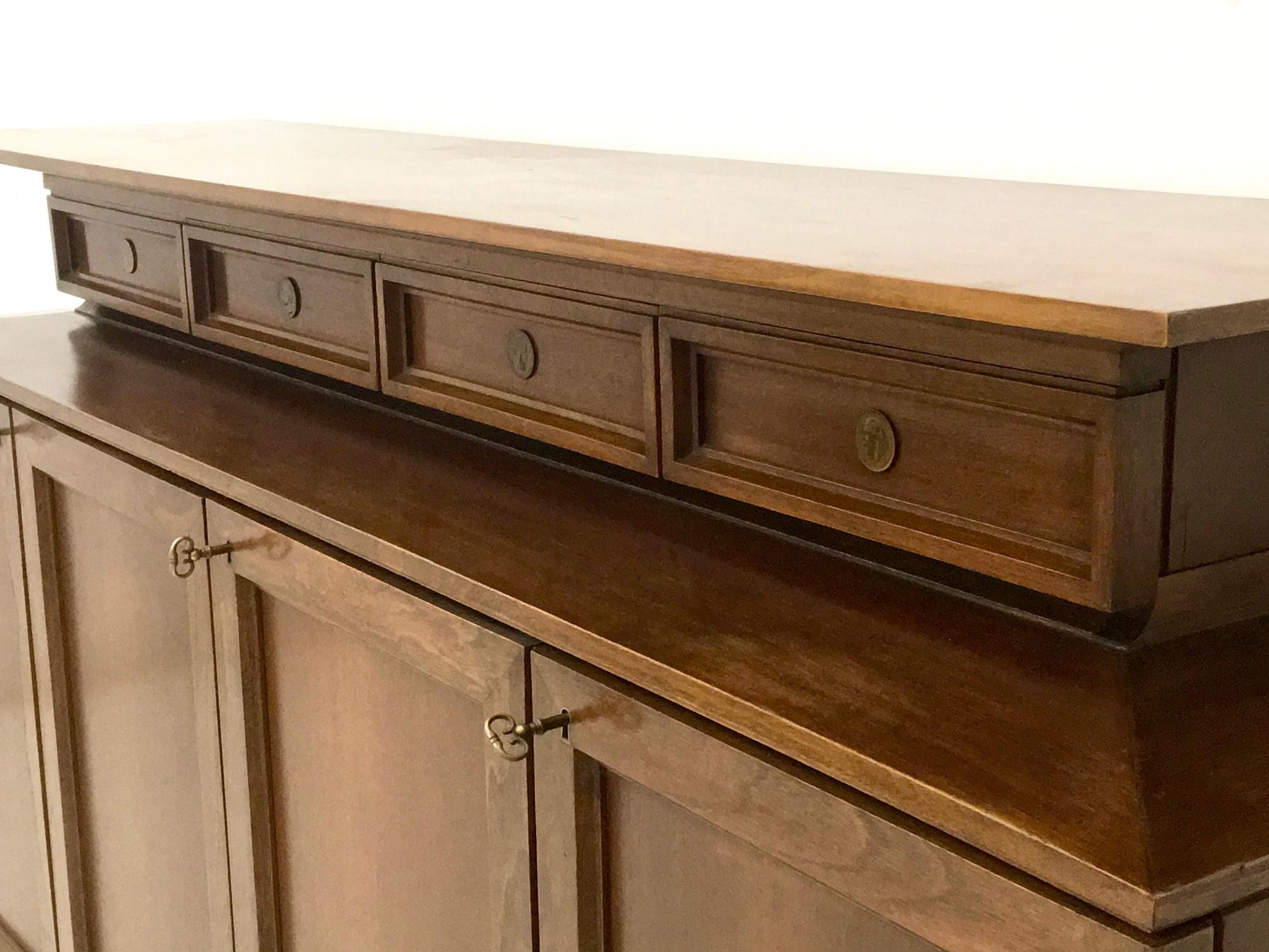 Vintage High-Quality Walnut Cabinet in the Style of Paolo Buffa, Italy 1