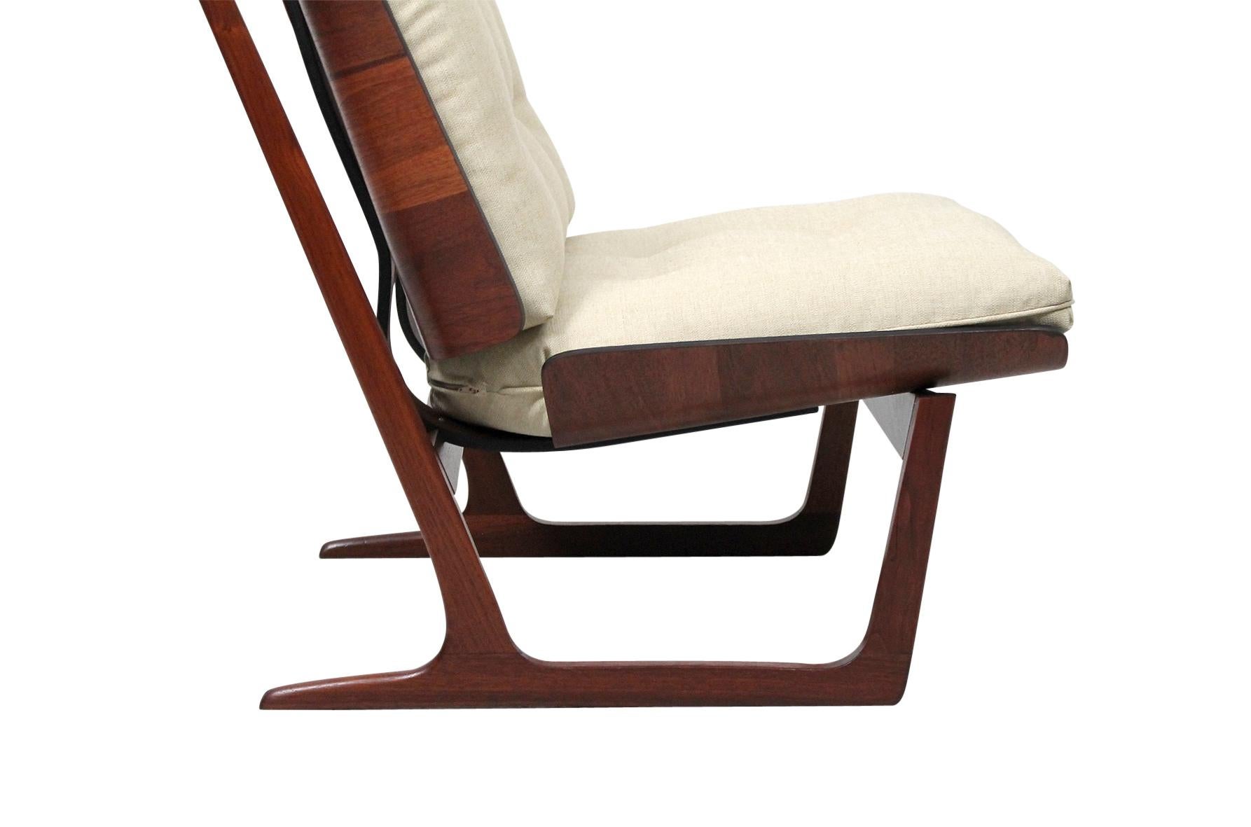 Pair of Plywood Lounge Chairs 1