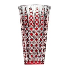 Vase „Jaipur“ aus französischem handgeschliffenem rotem Kristall in limitierter Auflage von Saint Louis