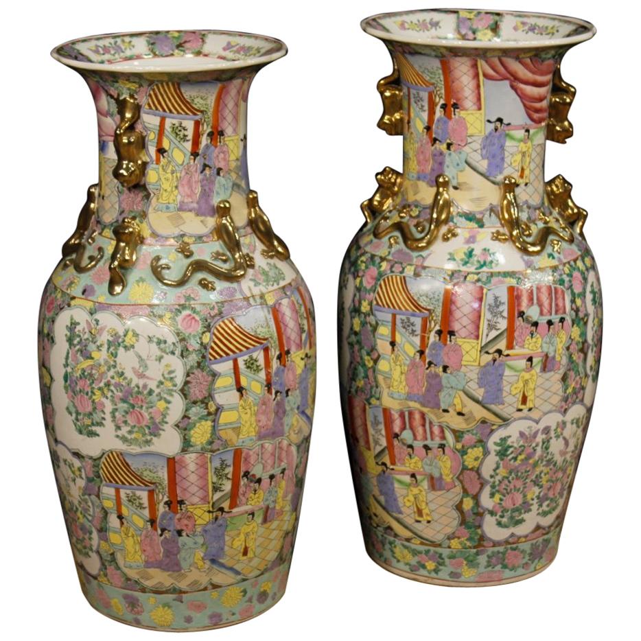Pair of Chinese Vases in Painted and Gilt Ceramic from 20th Century
