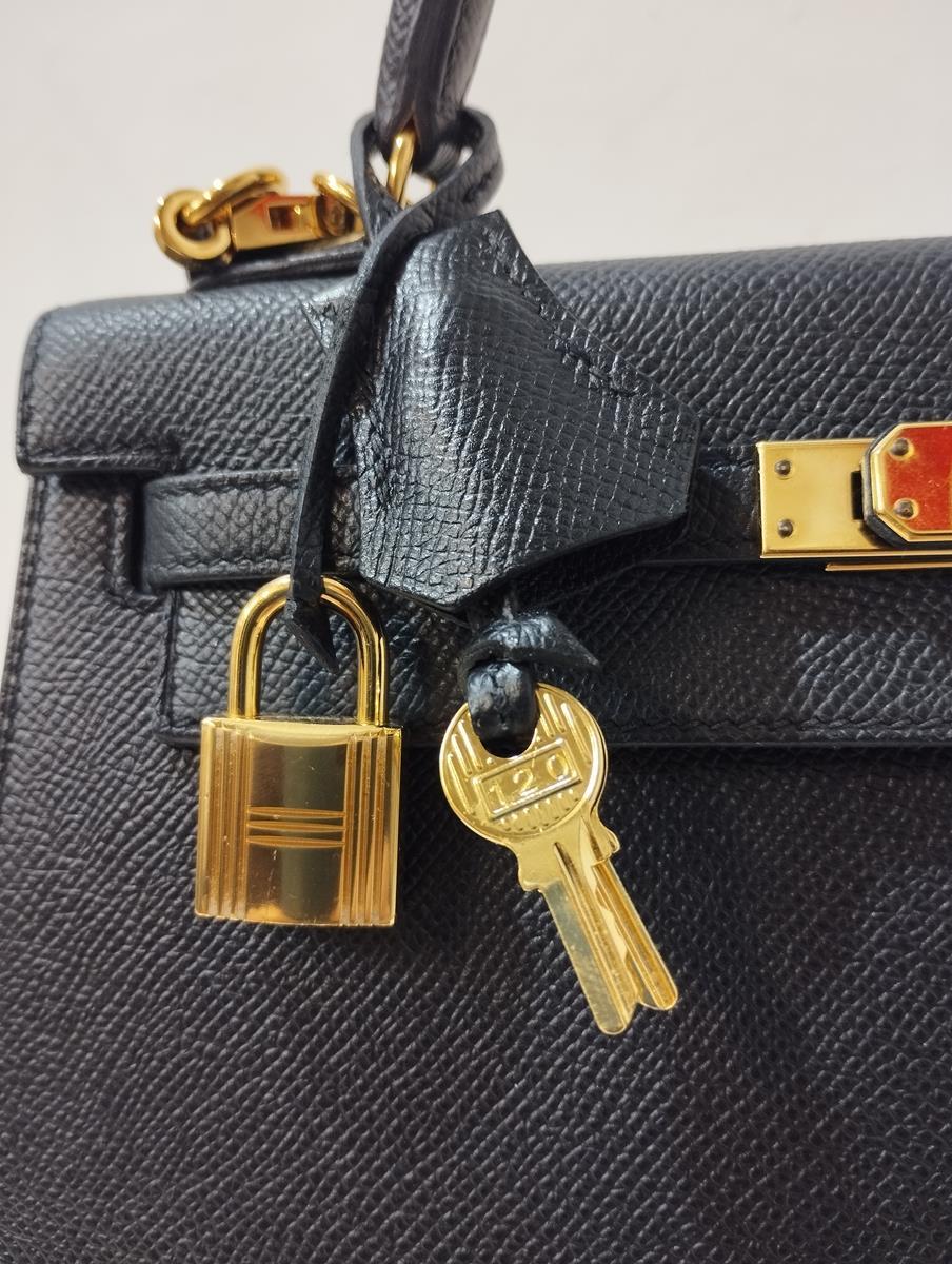 Hermès Kelly 25 Noir Epsom Gold 1