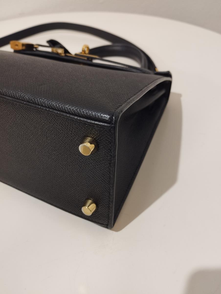 Hermès Kelly 25 Noir Epsom Gold 2