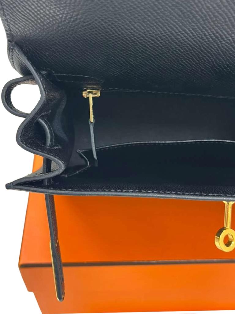 Hermes Kelly 25 Noir Cuir Epsom Quincaillerie Or Sac à Main Crossbody en vente 16