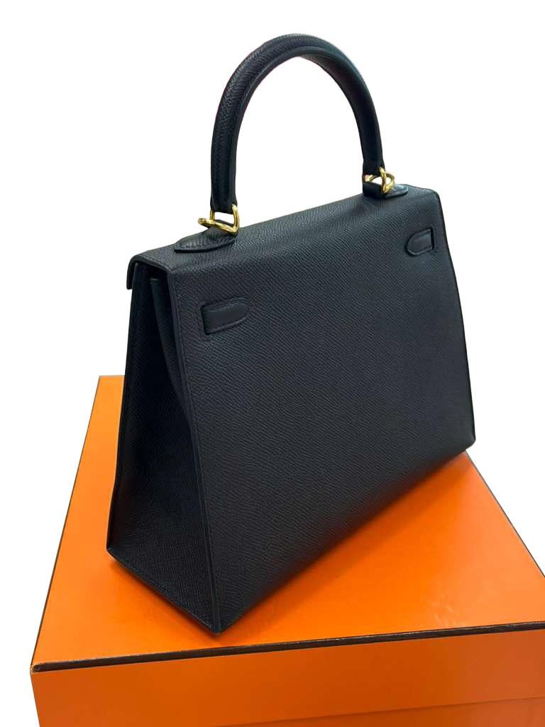 Hermes Kelly 25 Noir Cuir Epsom Quincaillerie Or Sac à Main Crossbody en vente 3