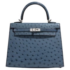 Hermès Kelly 25 Bleu Roi Strauß PHW