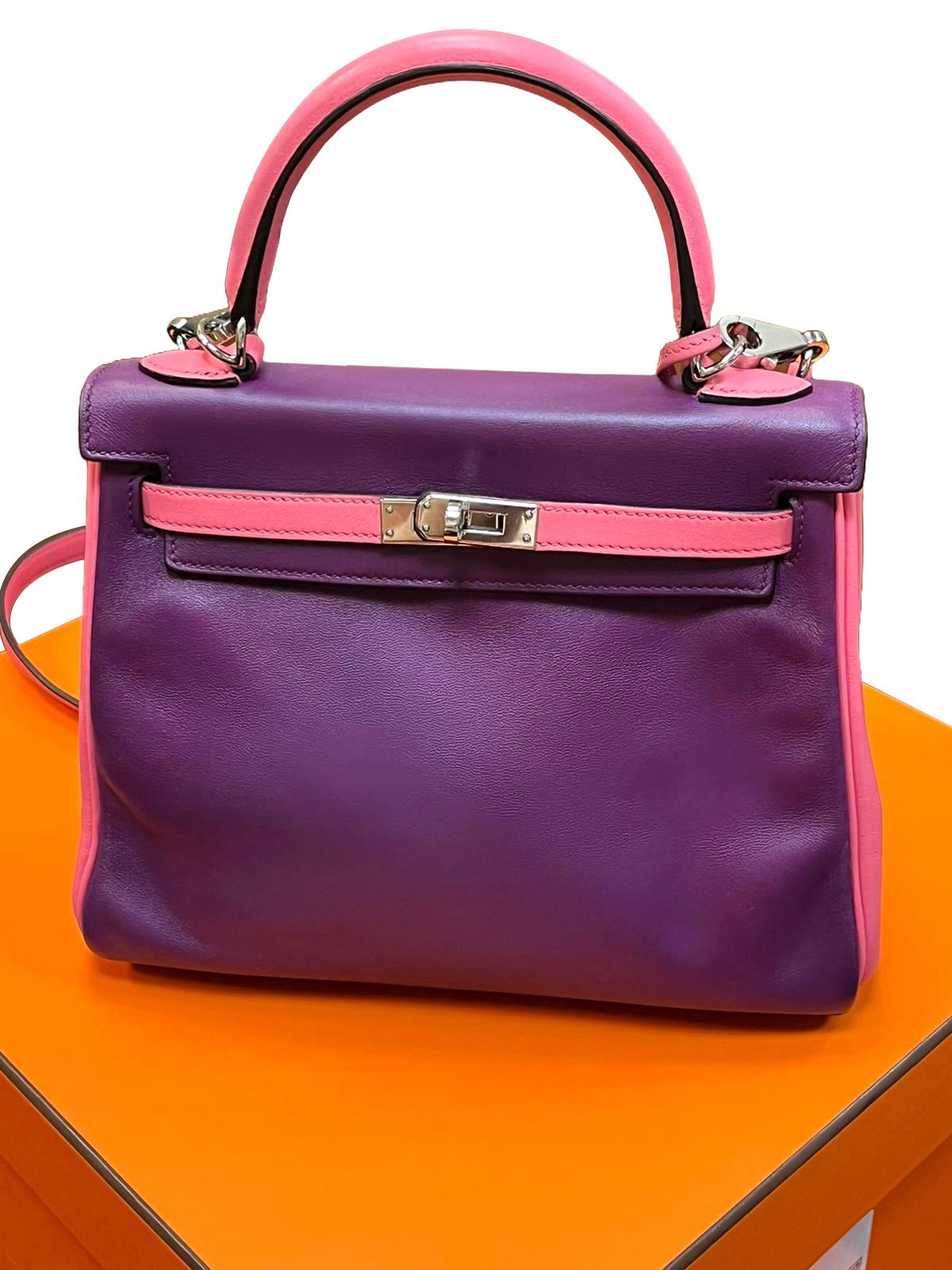 Wonderful Hermes Kelly 25 cm handbag in Bubblegum / Purple Swift leather, hardware in Palladium, simple handle in Bubblegum Swift leather, one removable strap in Bubblegum Swift leather allowing the bag to be worn in the hand or on the