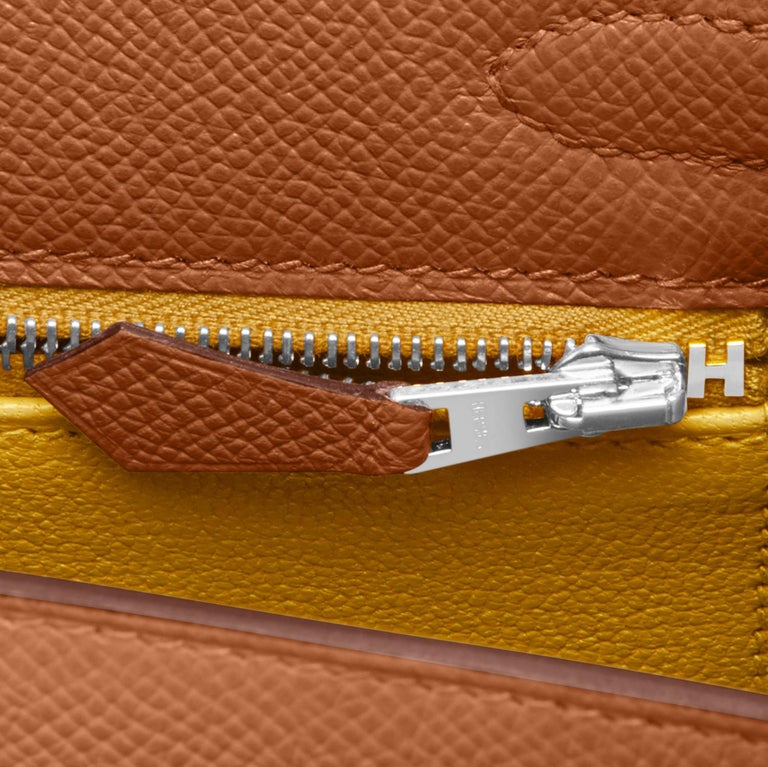 Brown Hermes Kelly 25 Gold Bi-Colour Jaune Ambre Verso Handbag Bag Z Stamp, 2021 For Sale
