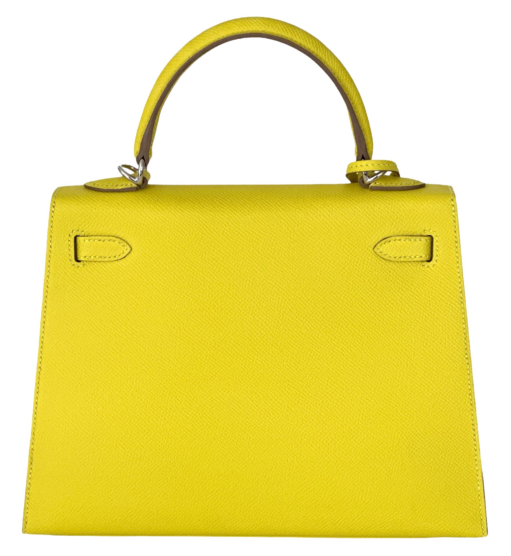 Hermes Kelly 25 Lime Epsom Sellier Bag Palladium Hardware In New Condition In West Chester, PA