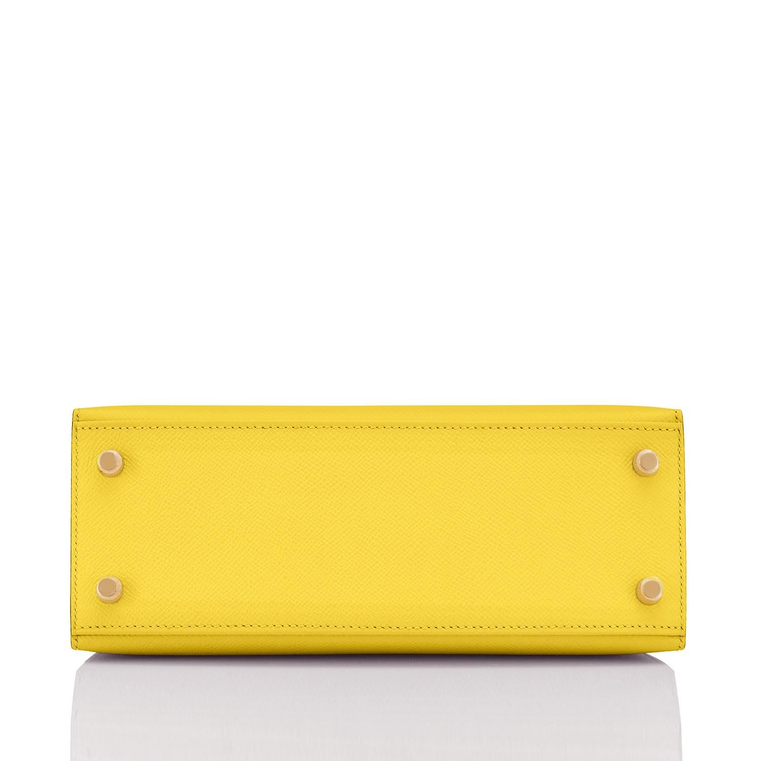 Hermes Kelly 25 Lime Epsom Sellier Shoulder Bag Gold Hardware Fluo Yellow Rare Pour femmes en vente