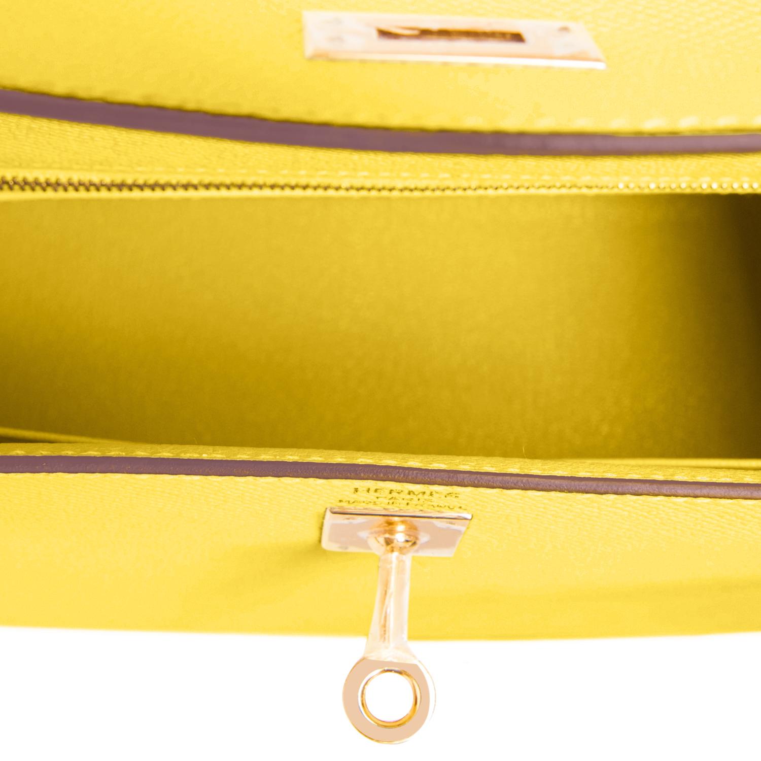 Women's Hermes Kelly 25 Lime Epsom Sellier Shoulder Bag Gold Hardware Fluo Yellow Rare For Sale