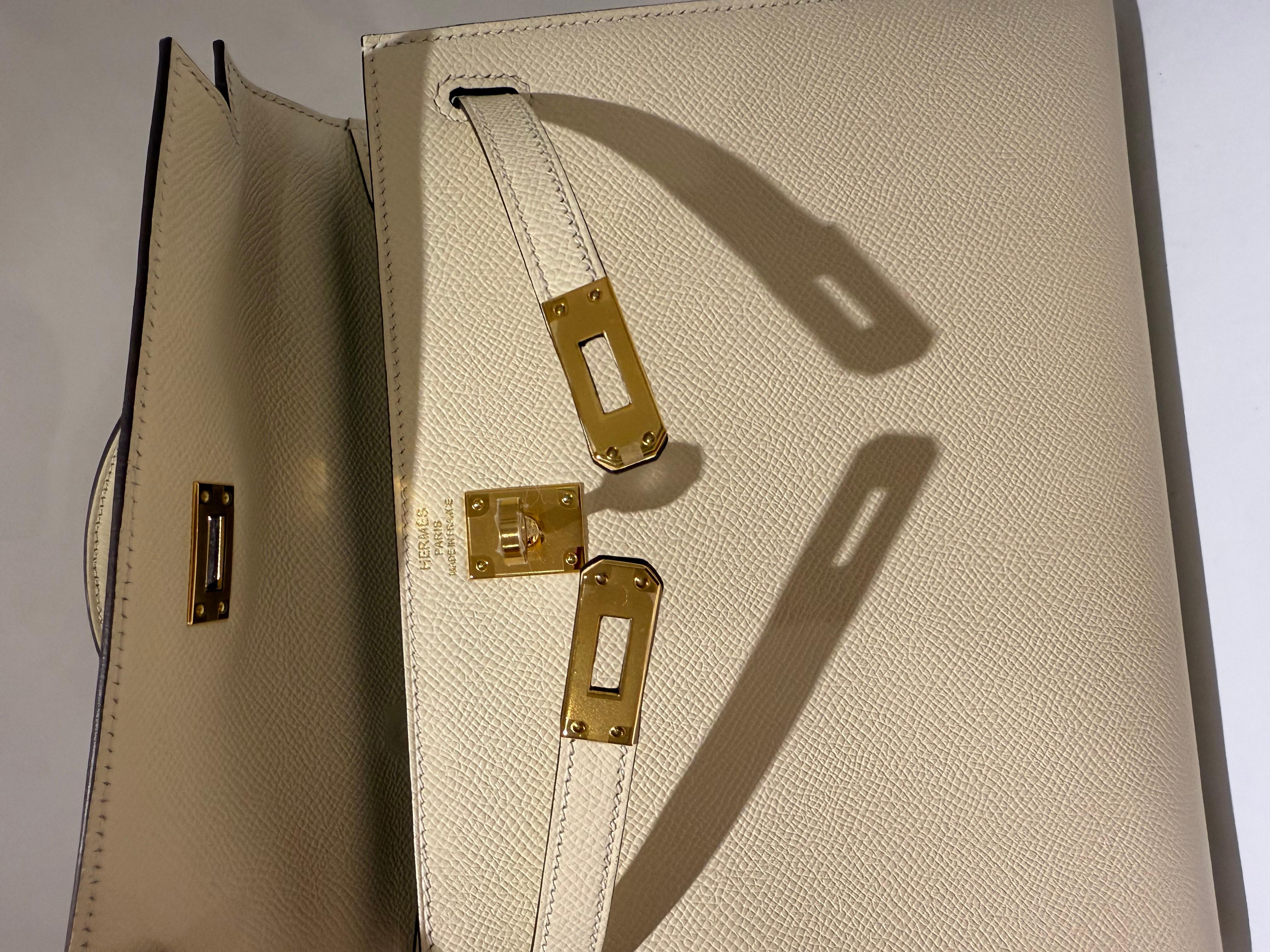 Hermes Kelly 25 Nata with gold hardware bag For Sale 1