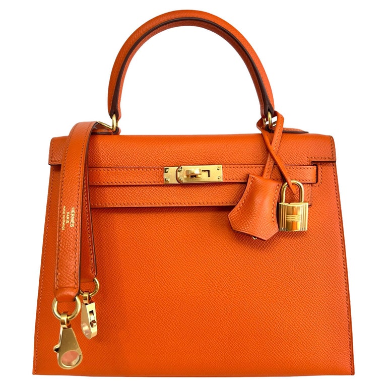 Sac à bandoulière Hermès Kelly 25 Orange Sellier en cuir Epsom finitions  métalliques dorées En vente sur 1stDibs