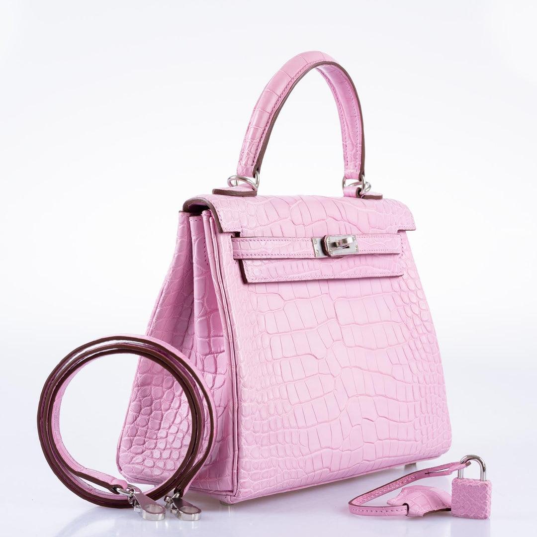 Hermès Kelly 25 Retourne 5P Bubblegum Pink Matte Alligator Palladium Hardware In New Condition For Sale In NYC Tri-State/Miami, NY