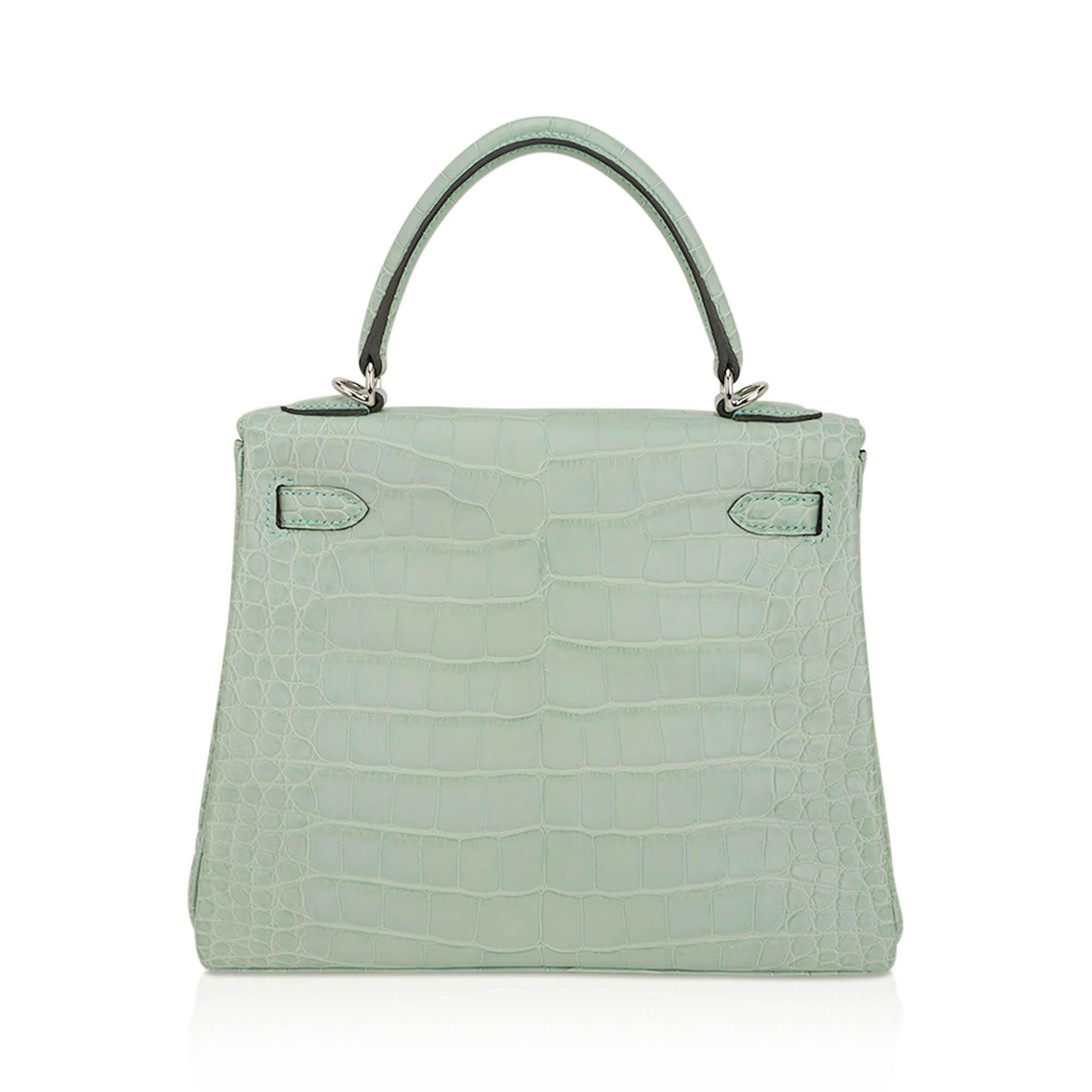 Hermes Kelly 25 Retourne Bag Vert d'Eau Matte Alligator with Palladium Hardware For Sale 1