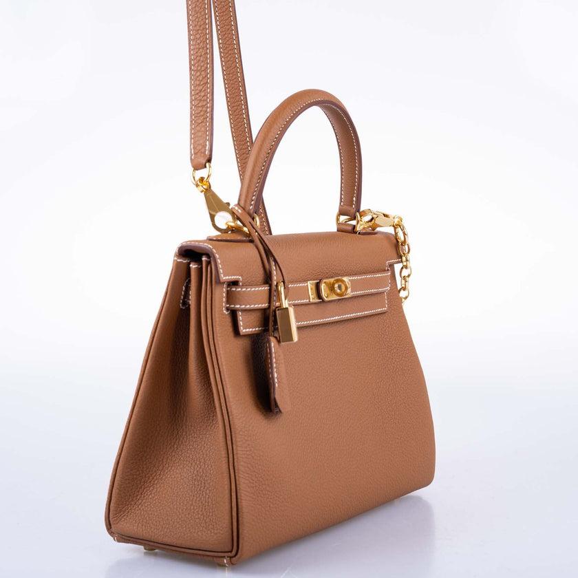 Hermès Kelly 25 Retourne Gold Togo Gold Hardware For Sale 2