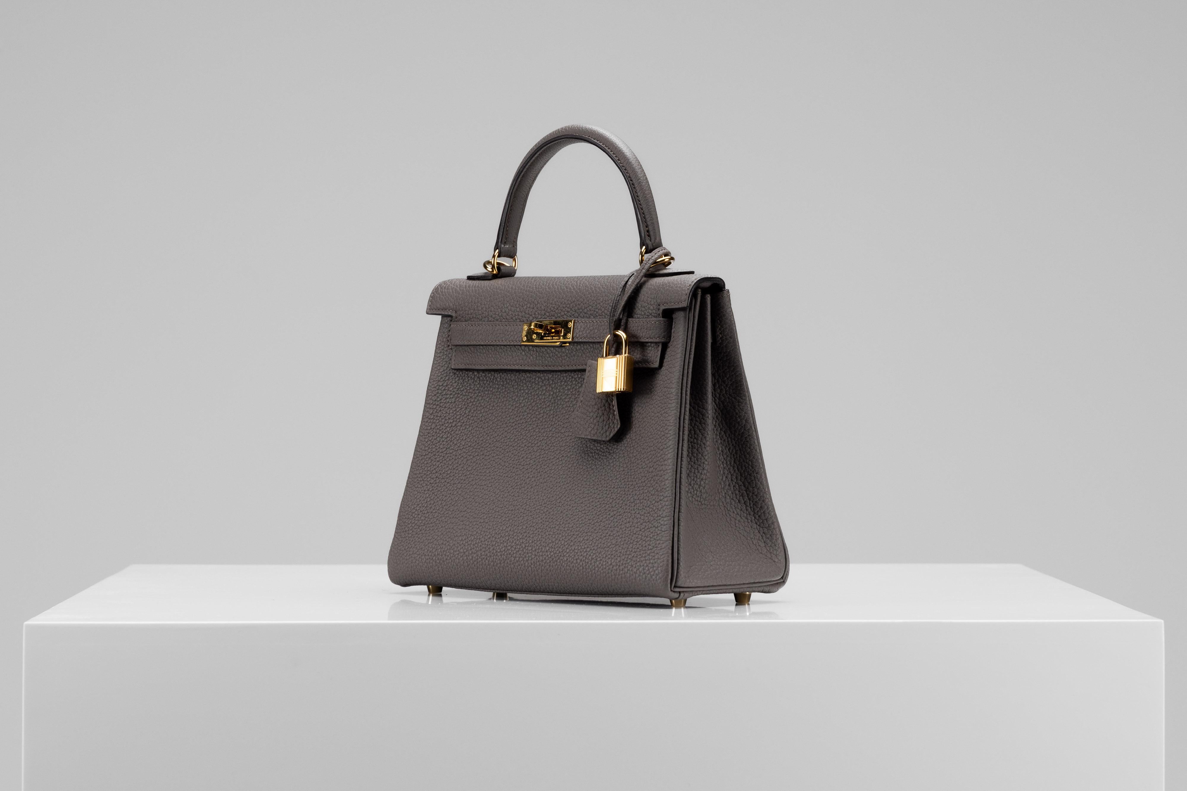 Nero Hermès Kelly 25 Retourne Togo Gris Etain Set completo in vendita