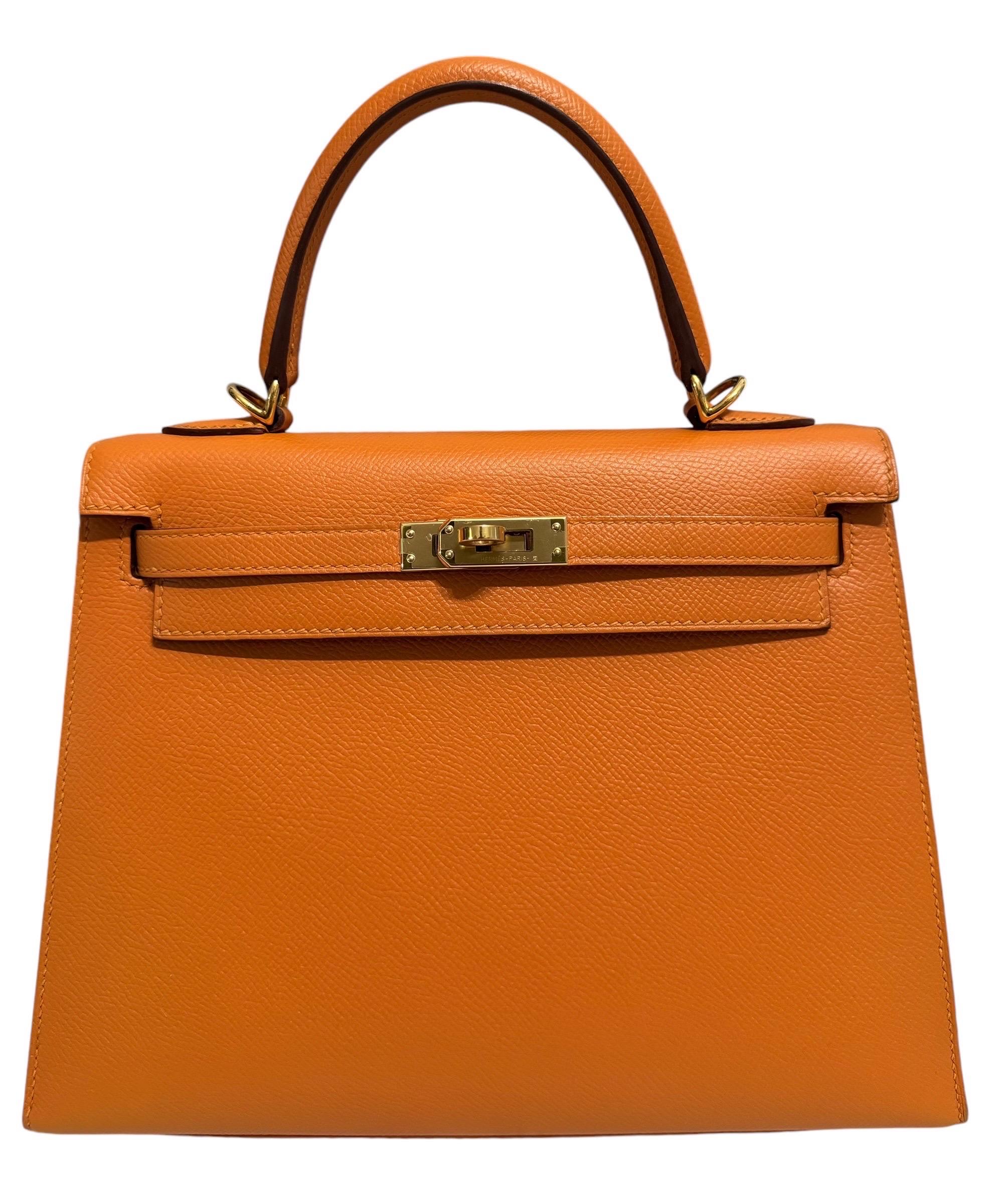 Hermes Kelly 25 Sellier Apricot  Epsom Leather. 

Complimented by Gold Hardware.

 Excellent Condition Plastic on Hardware and feet.

 2018 C Stamp. 

Please keep in mind that this is a pre owned item, the bag has been carried before, unless