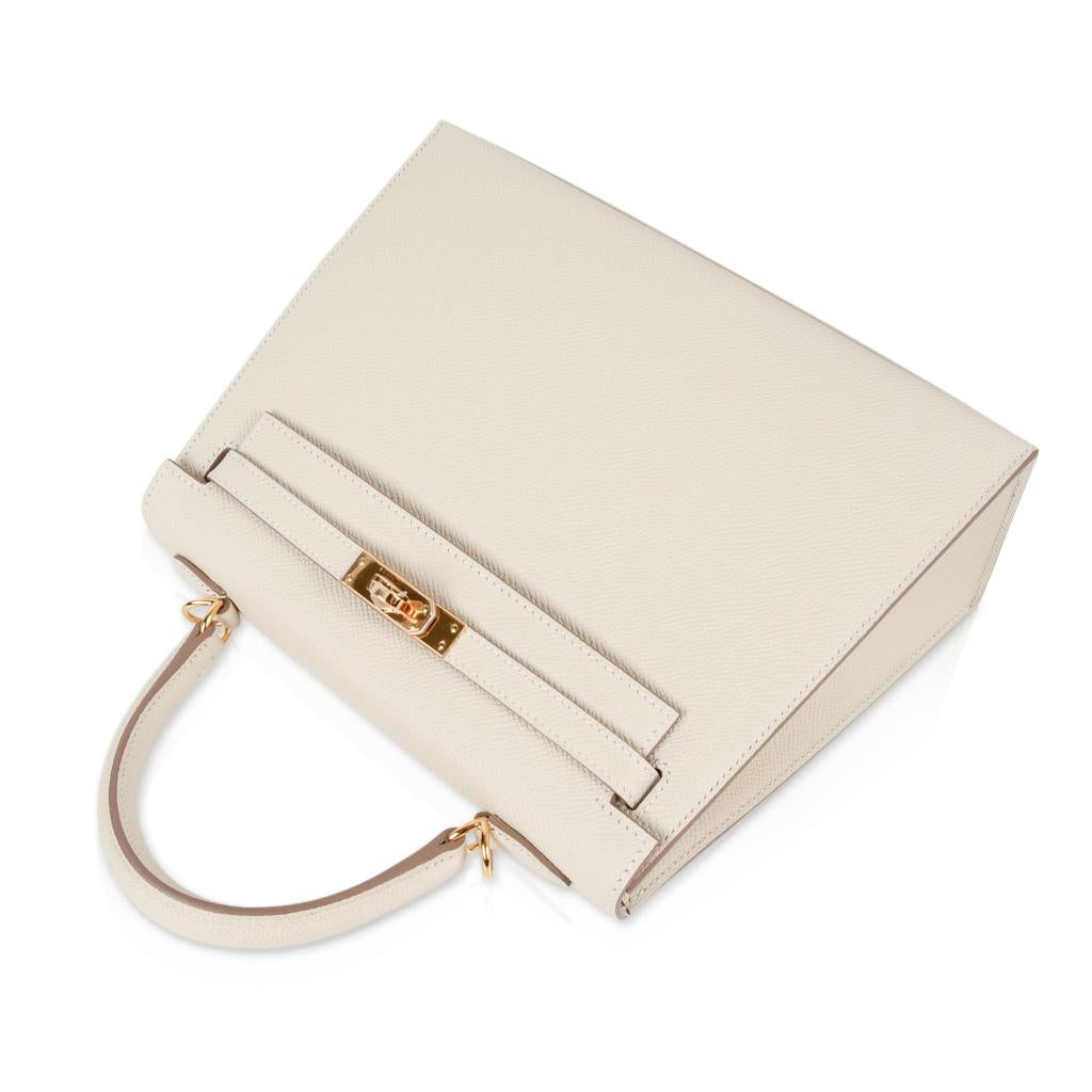 Hermes Kelly 25 Sellier Bag Neutral Craie Epsom Gold Hardware In New Condition In Miami, FL