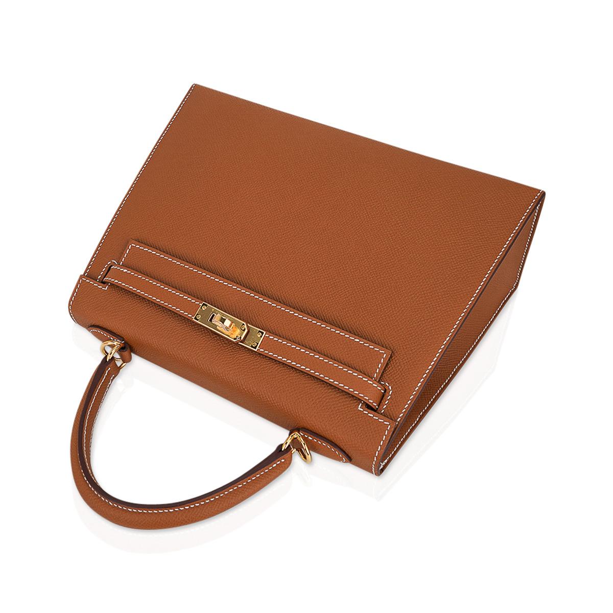 Hermes Kelly 25 Sellier Bag Neutral Gold Epsom Gold Hardware In New Condition In Miami, FL