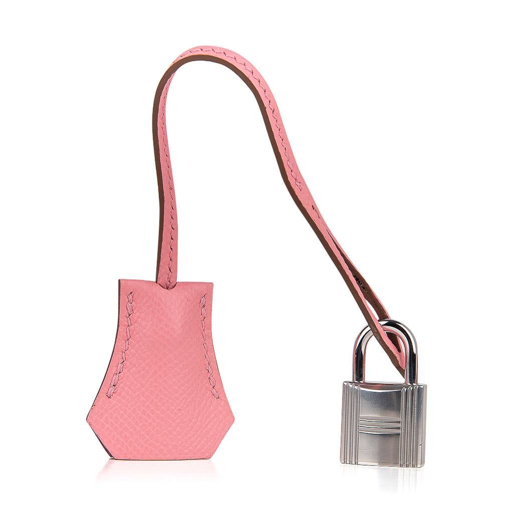Mightychic offer a guaranteed authentic exquisite Hermes Kelly Sellier 25 bag featured in gentle Rose Confetti pink.
This gorgeous Rose Confetti pink Hermes Kelly bag colour is a beautiful year round neutral.
Fresh with palladium hardware created in