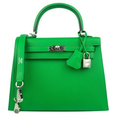 Hermès Sac Kelly 25 Sellier en cuir Epsom vert bambou et finitions métalliques en palladium rare