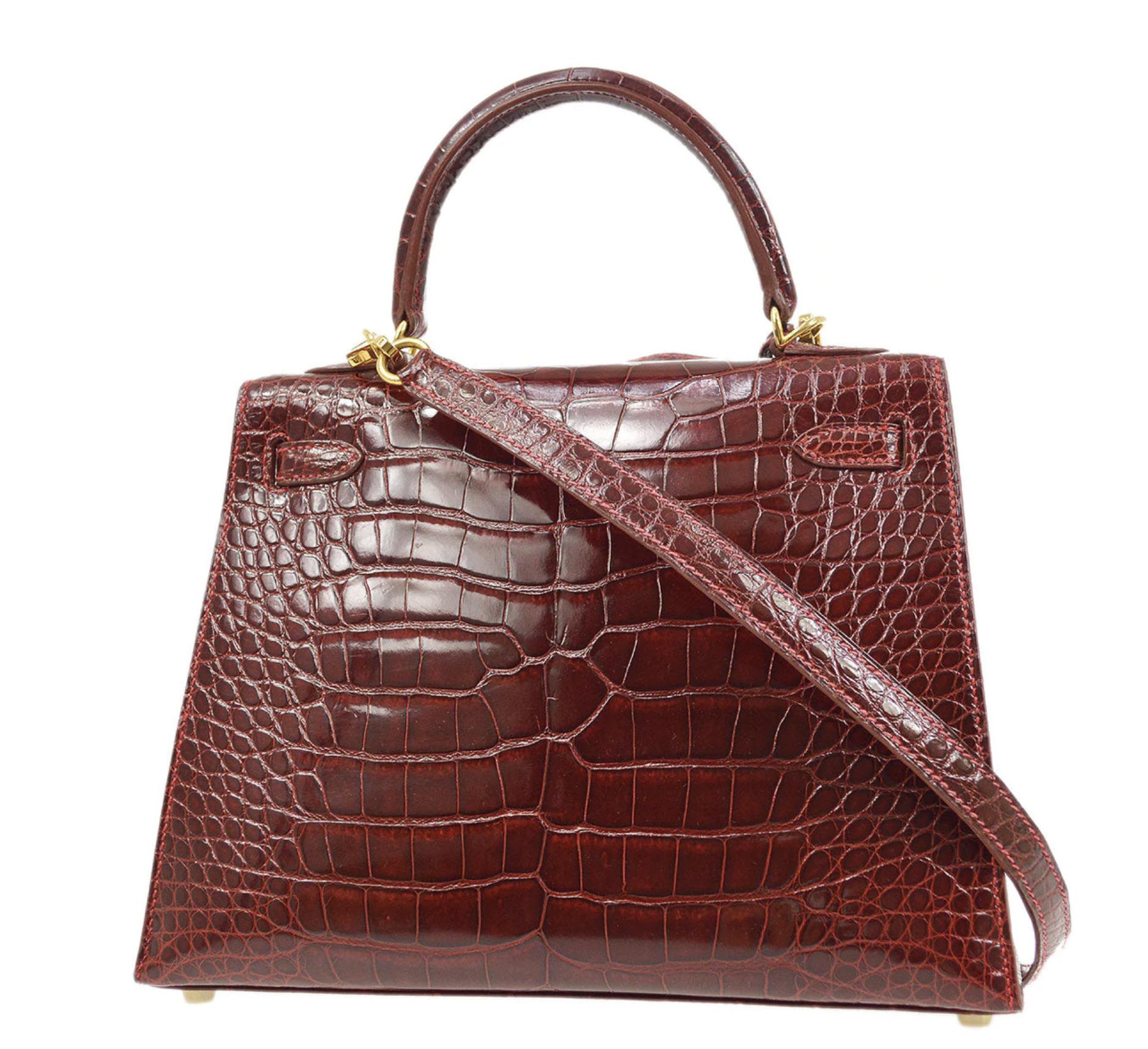 HERMES Kelly 25 Sellier Red Alligator Exotic Gold Top Handle Shoulder Bag In Good Condition In Chicago, IL