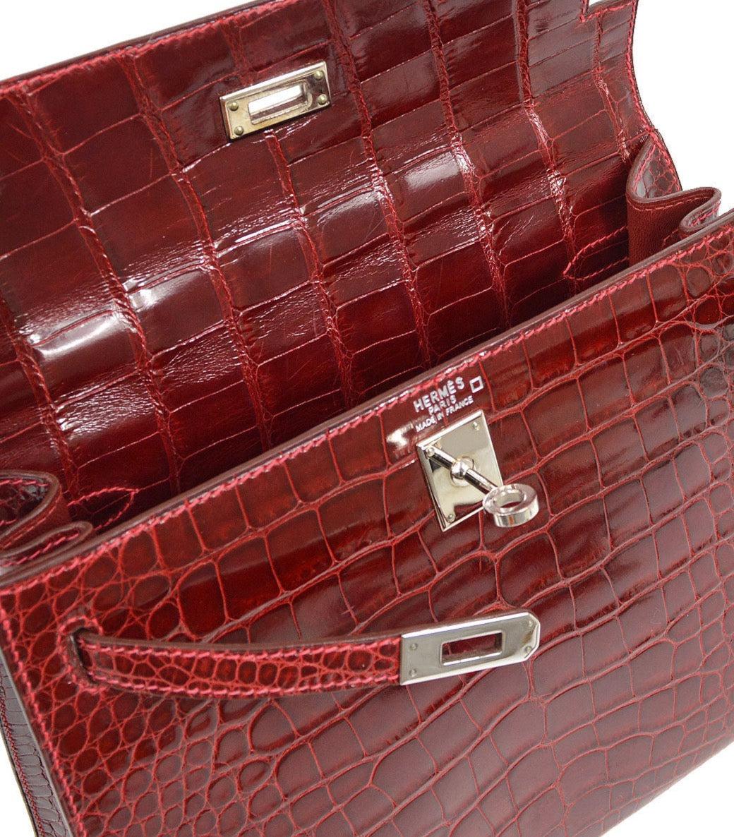 HERMES Kelly 25 Sellier Red Alligator Exotic Palladium Top Handle Shoulder Bag In Good Condition In Chicago, IL