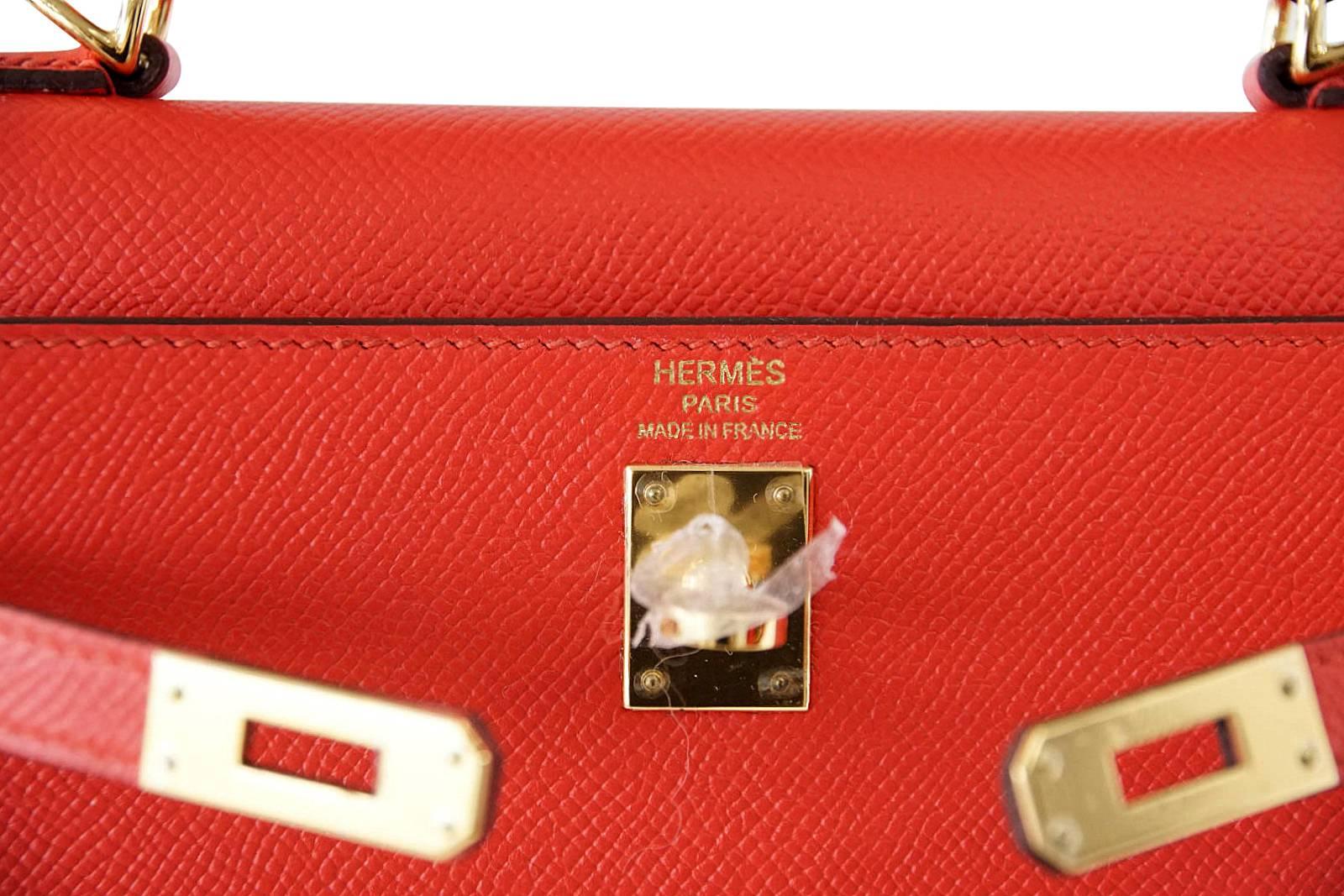 Guaranteed authentic Hermes 25 Kelly Sellier Rouge Tomate red in Epsom leather.
Sumptuous with Gold hardware. 
The charming smaller sized Hermes Kelly Sellier 25 has the versatility of being 
more formal when being carried without the shoulder