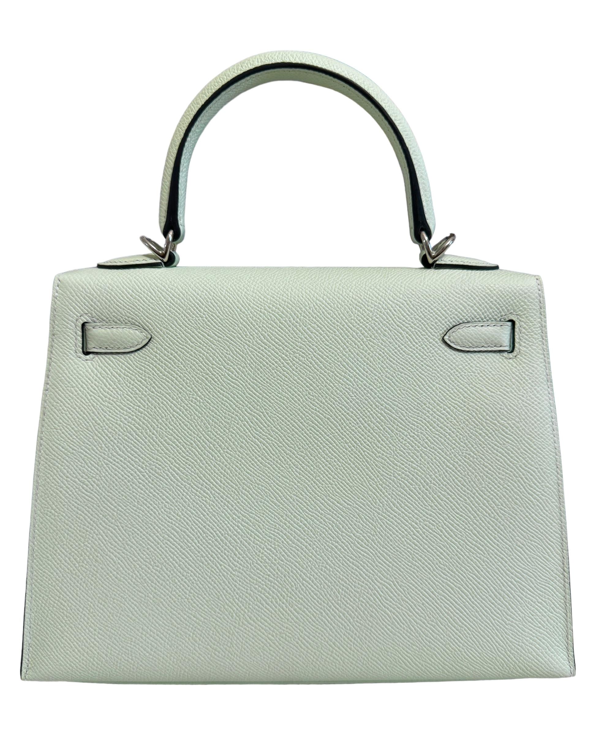 Women's or Men's Hermes Kelly 25 Sellier Vert Fizz Green Epsom Palladium Hardware Shoulder Bag For Sale