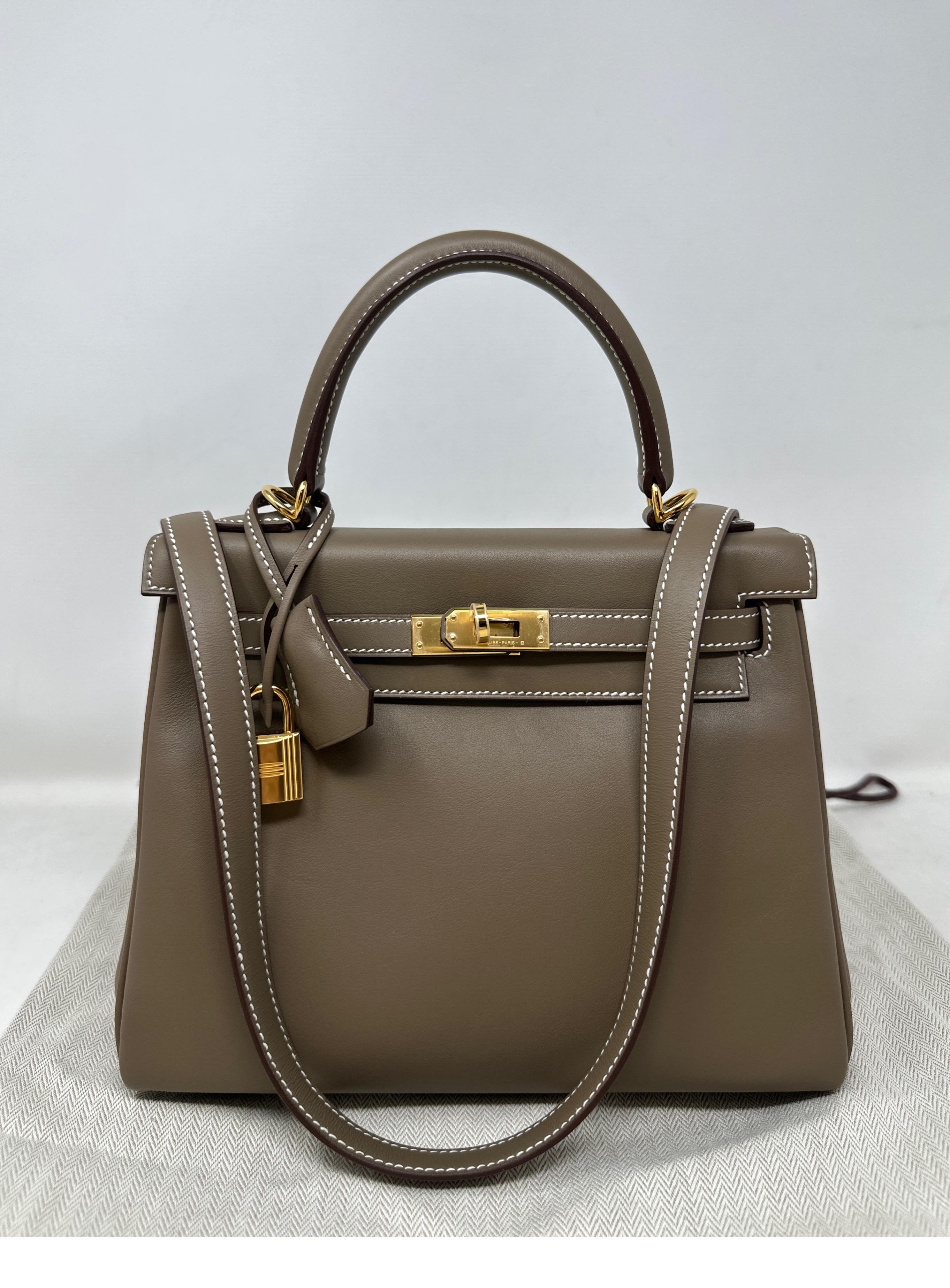 Hermes Kelly 25 Swift Etoupe Bag  For Sale 12