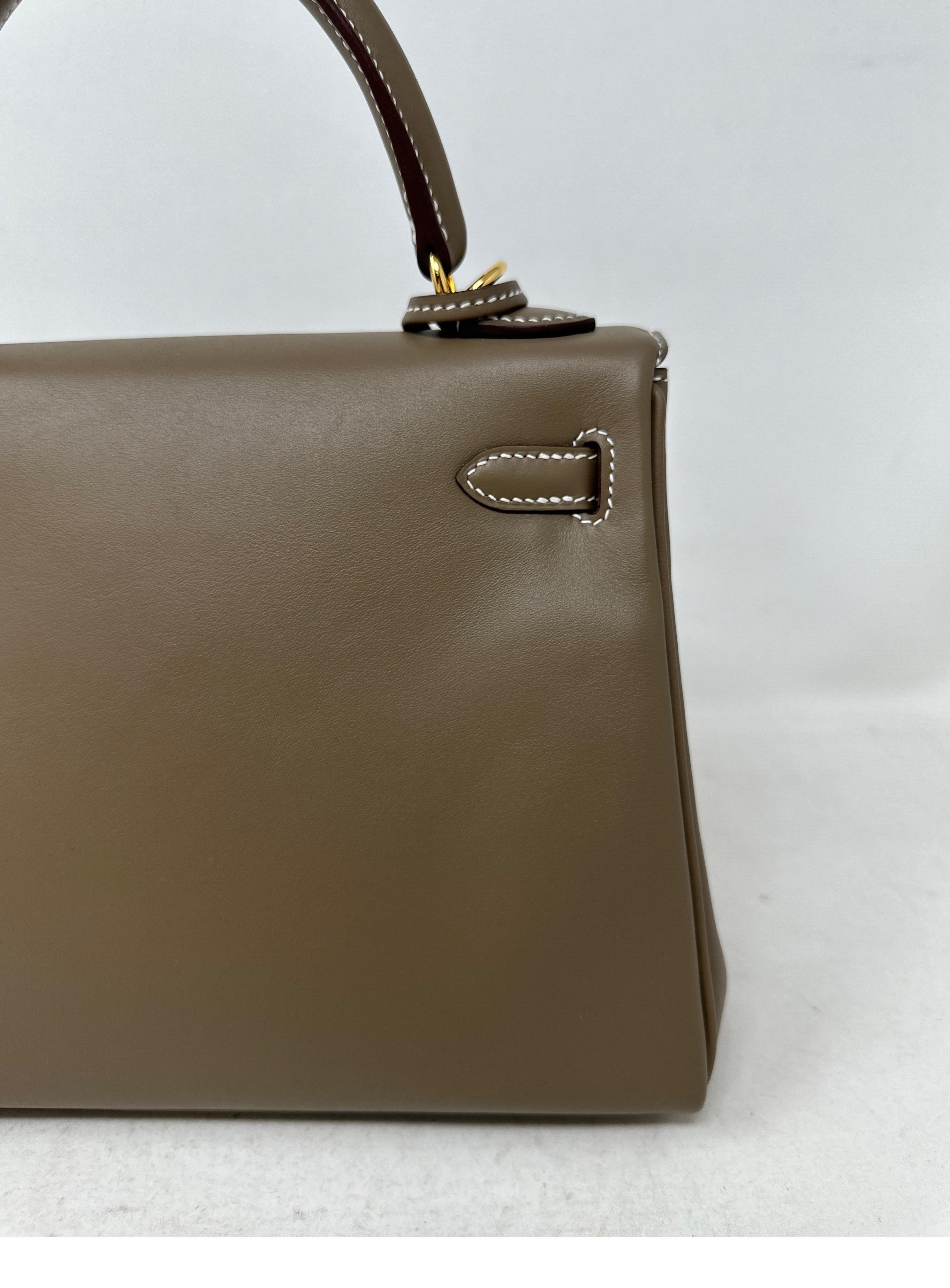 Hermes Kelly 25 Swift Etoupe Bag  For Sale 3