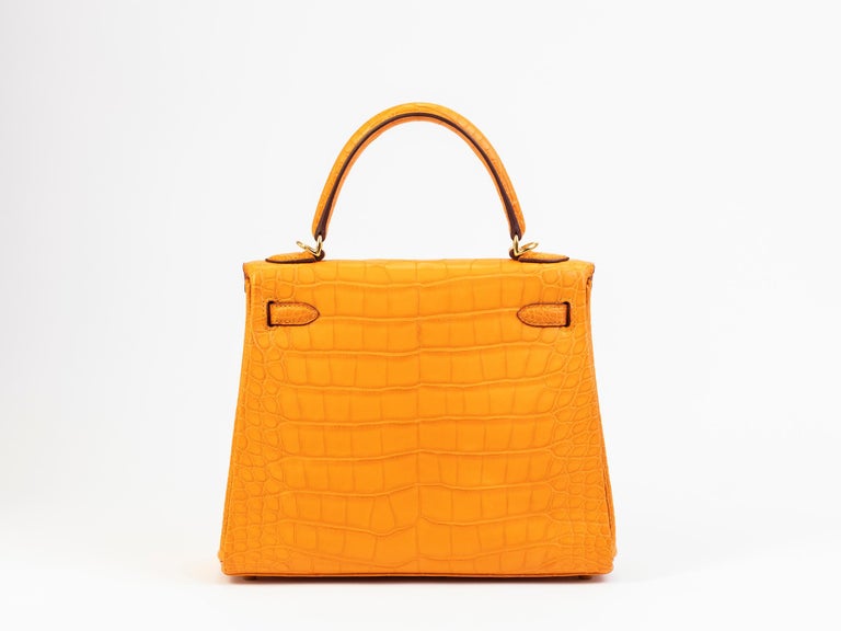 Hermes Kelly 25cm Abricot Alligator with Gold hardware at 1stDibs ...