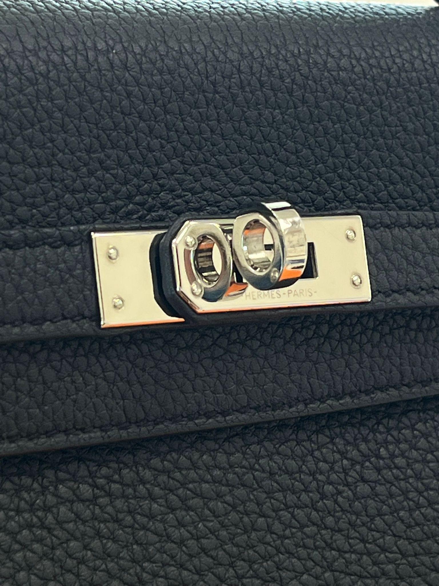 Hermes Kelly 25cm Black Togo Leather Handbag with Silver Hardware Engraved For Sale 4