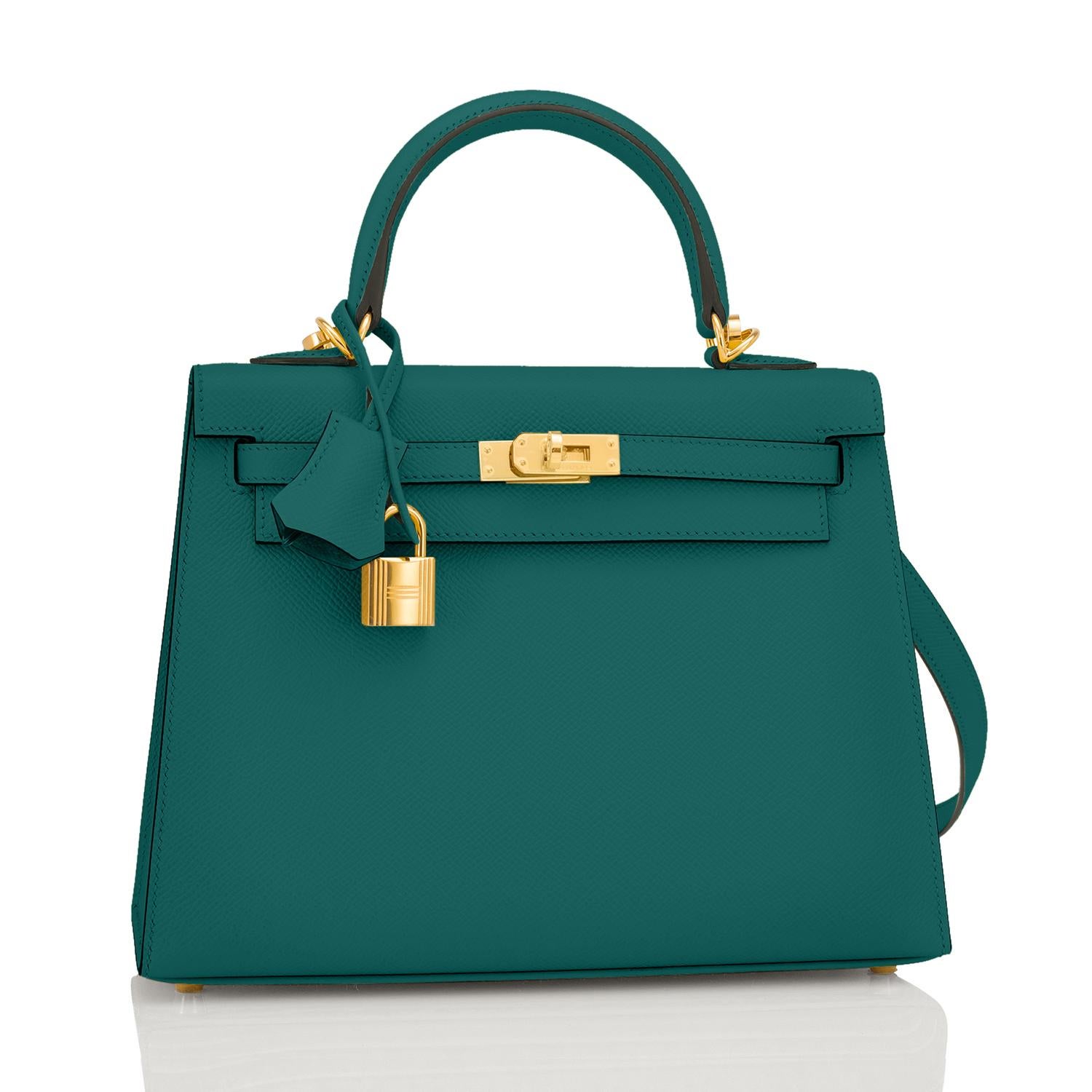 Hermes Kelly 25cm Malachite Jewel Green Epsom Sellier Bag Gold Y Stamp, 2020
Just purchased from Hermes store; bag bears new interior 2020 Stamp.
Brand New in Box. Store Fresh. Pristine Condition (with plastic on hardware).
Perfect gift! Comes full