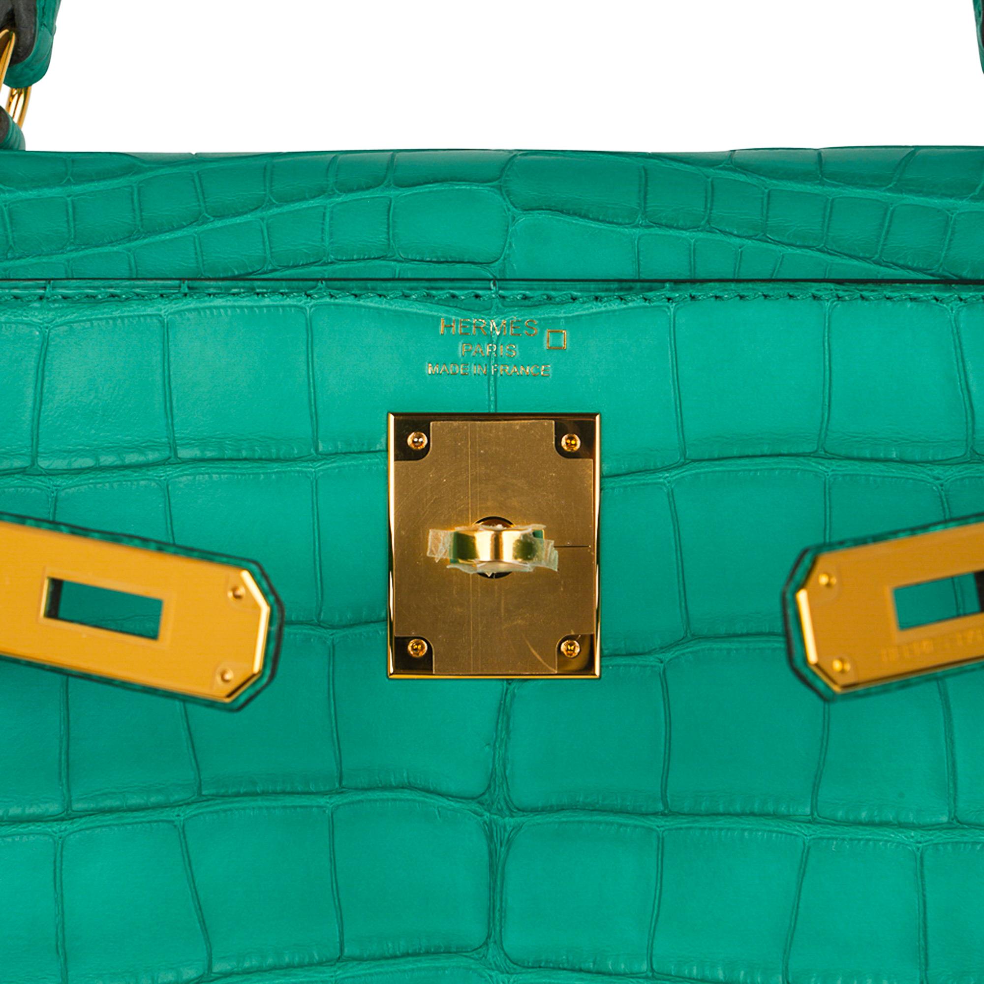 Women's Hermes Kelly 28 Bag Vert Jade Matte Alligator Gold Hardware