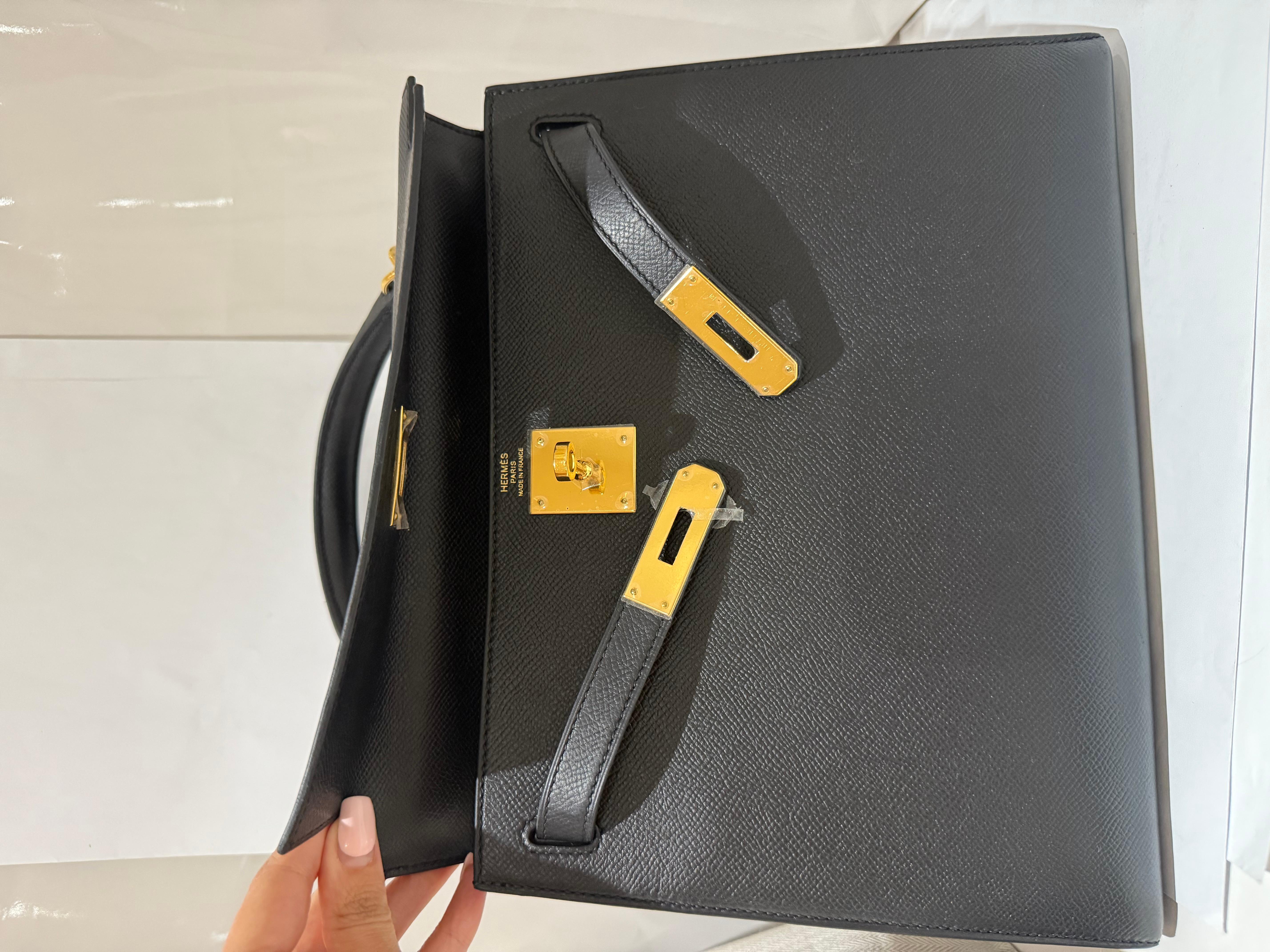 Hermes Kelly 28 Schwarz Epsom Gold Hardware Handtasche im Angebot 1