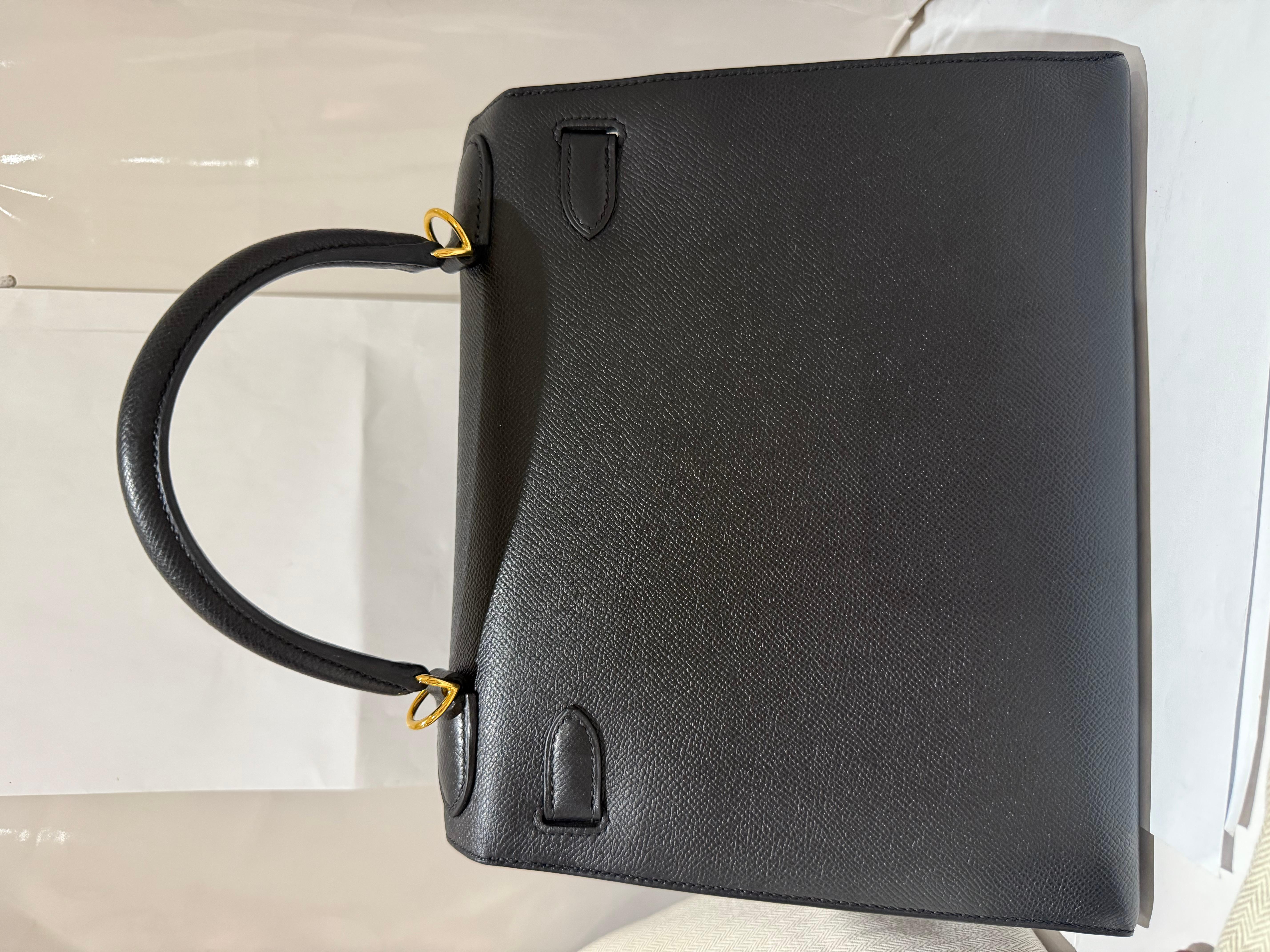 Hermes Kelly 28 Schwarz Epsom Gold Hardware Handtasche im Angebot 2