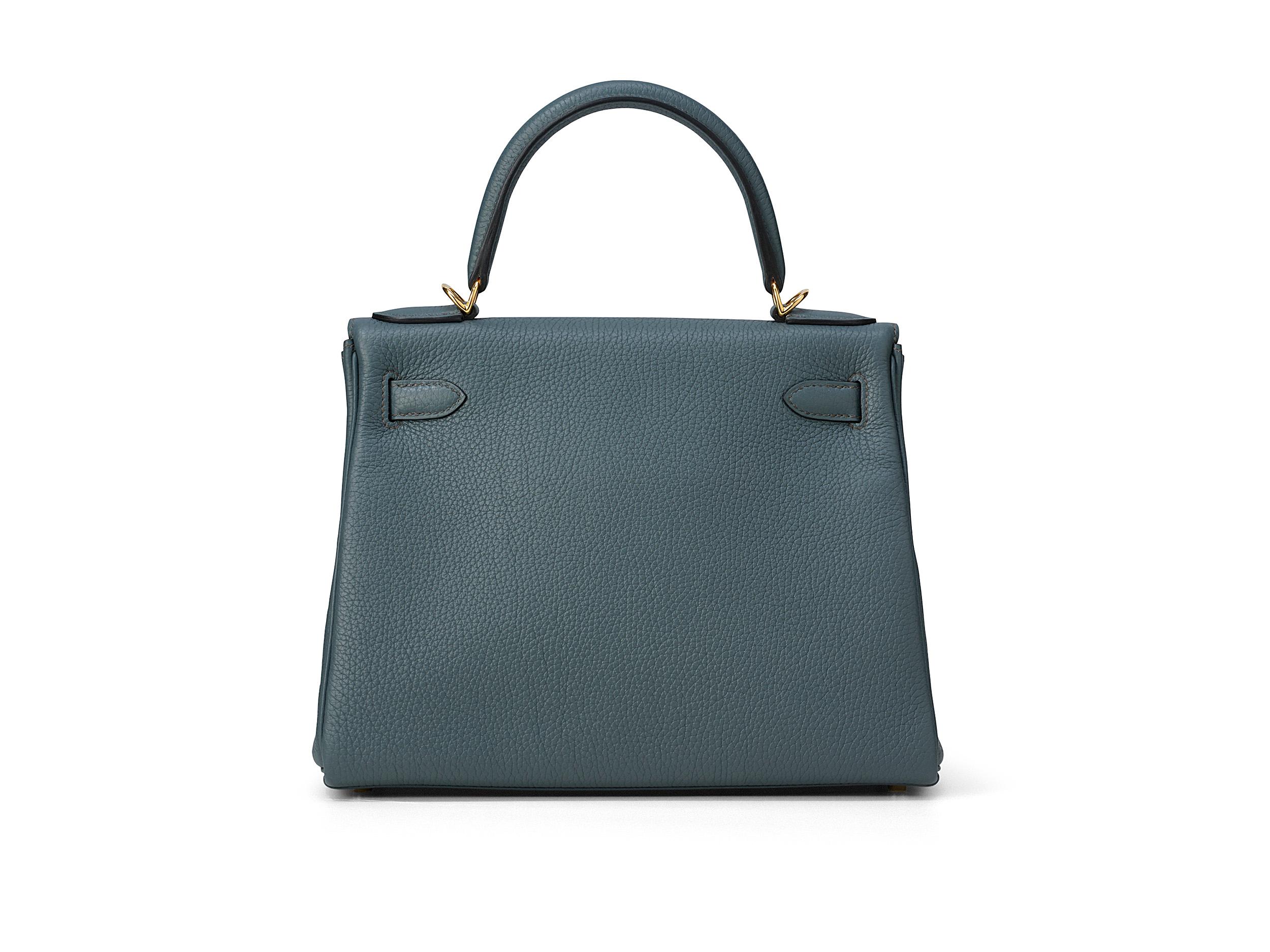 Hermès Kelly 28 Bleu Orage Taurillon Clemence Herrajes de Oro Gris en venta